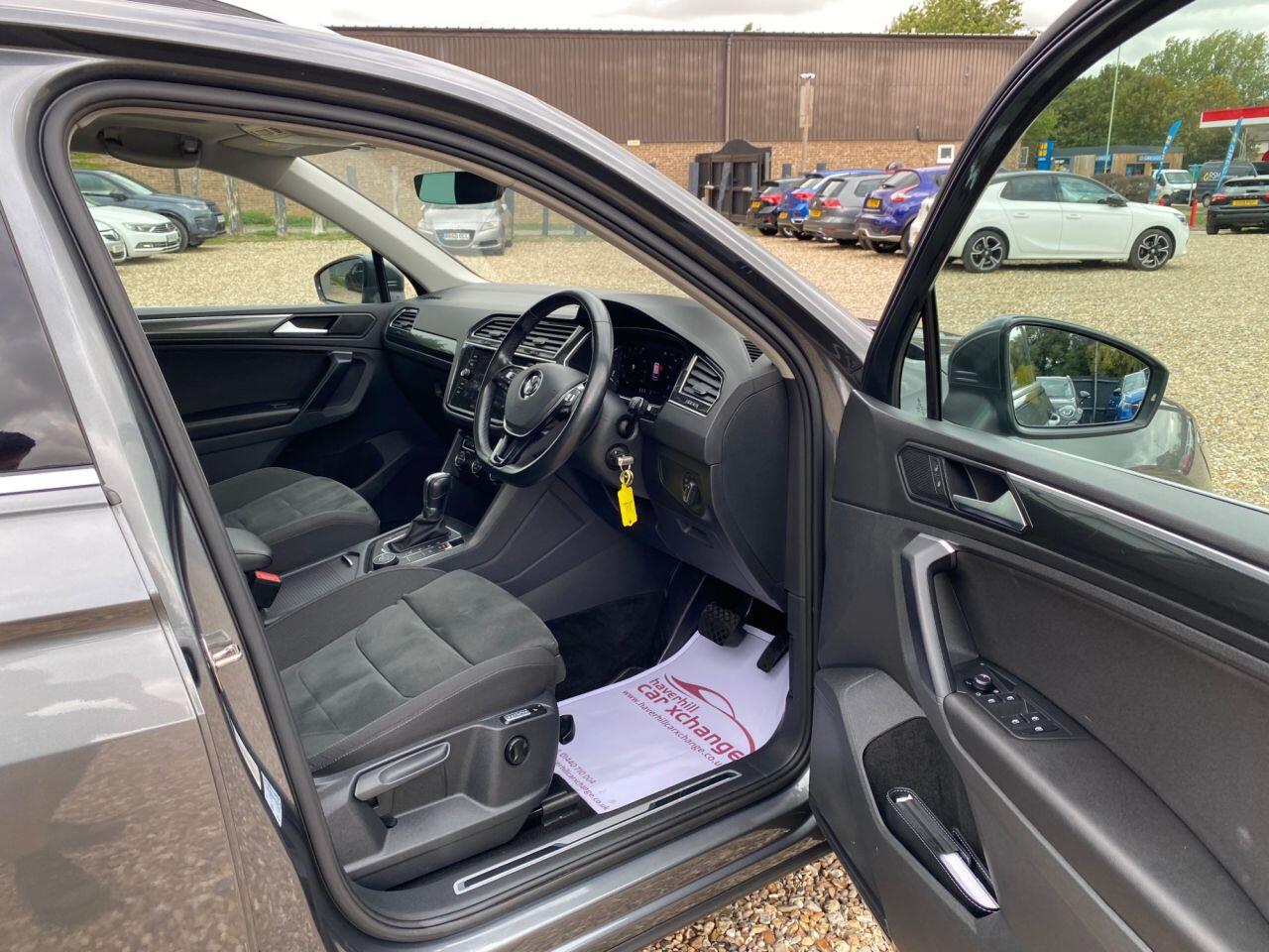 Volkswagen Tiguan view 11