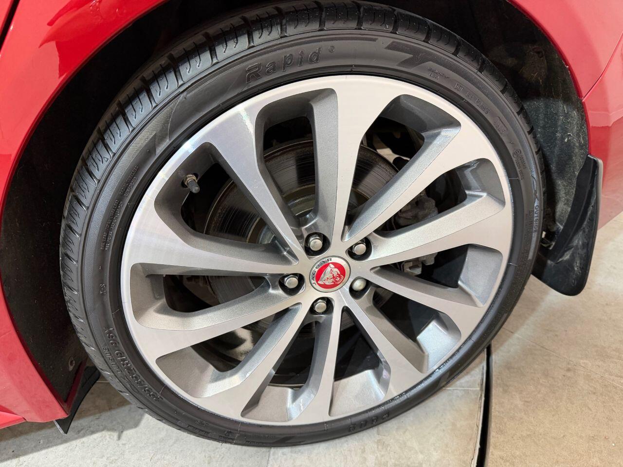Jaguar Xe view 19