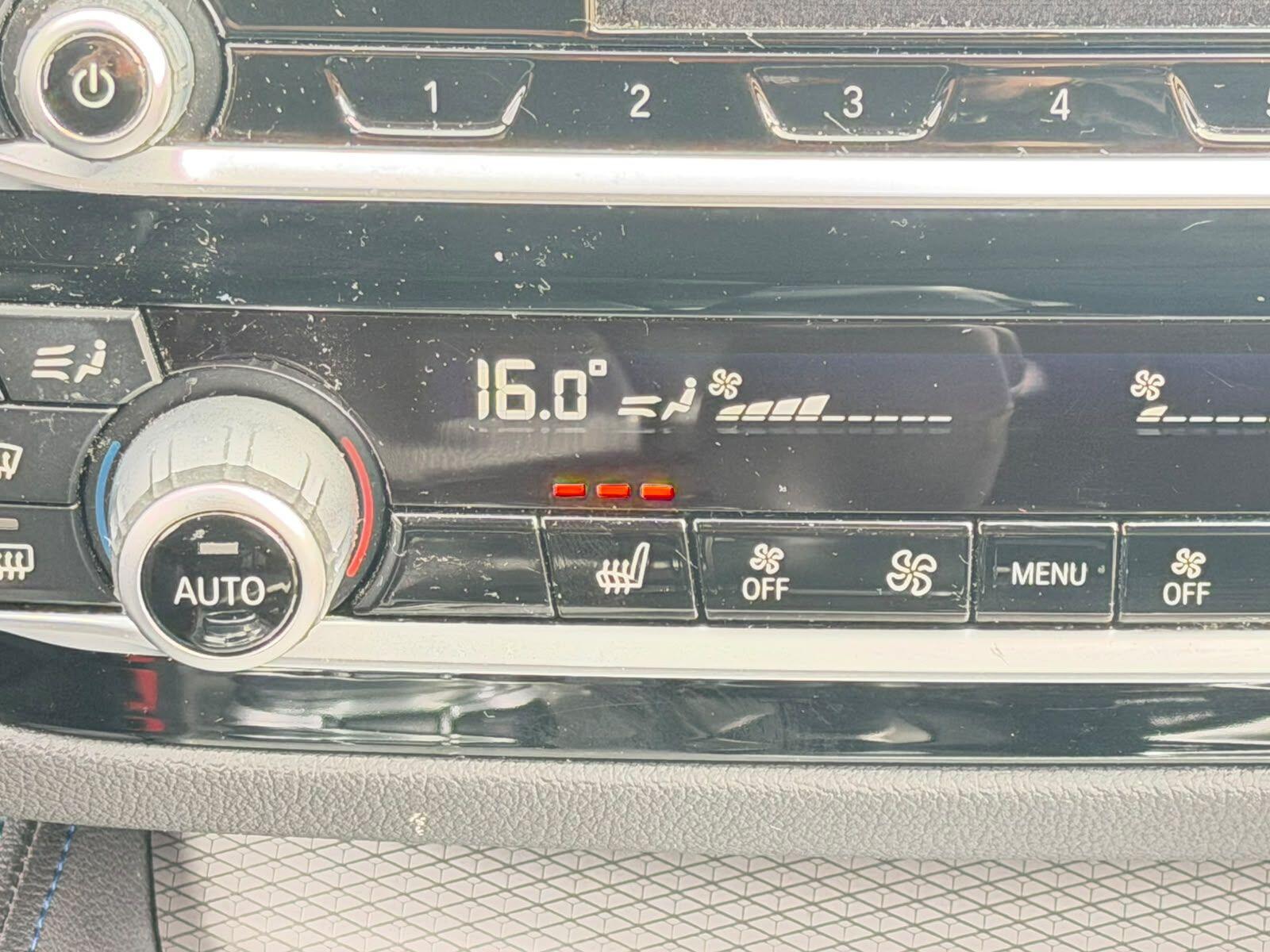 BMW 5 Series view 24