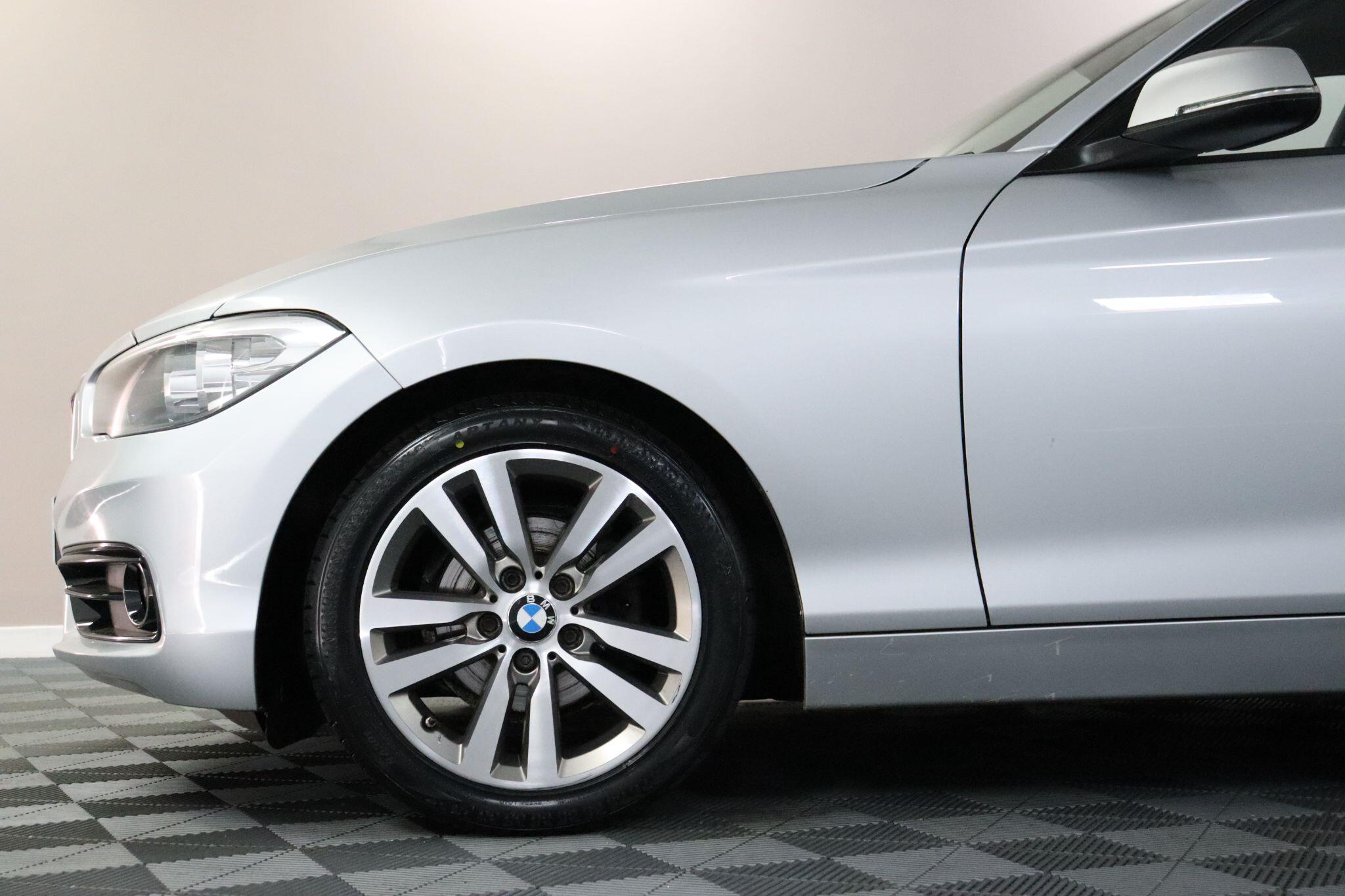 BMW 1 Series view 27