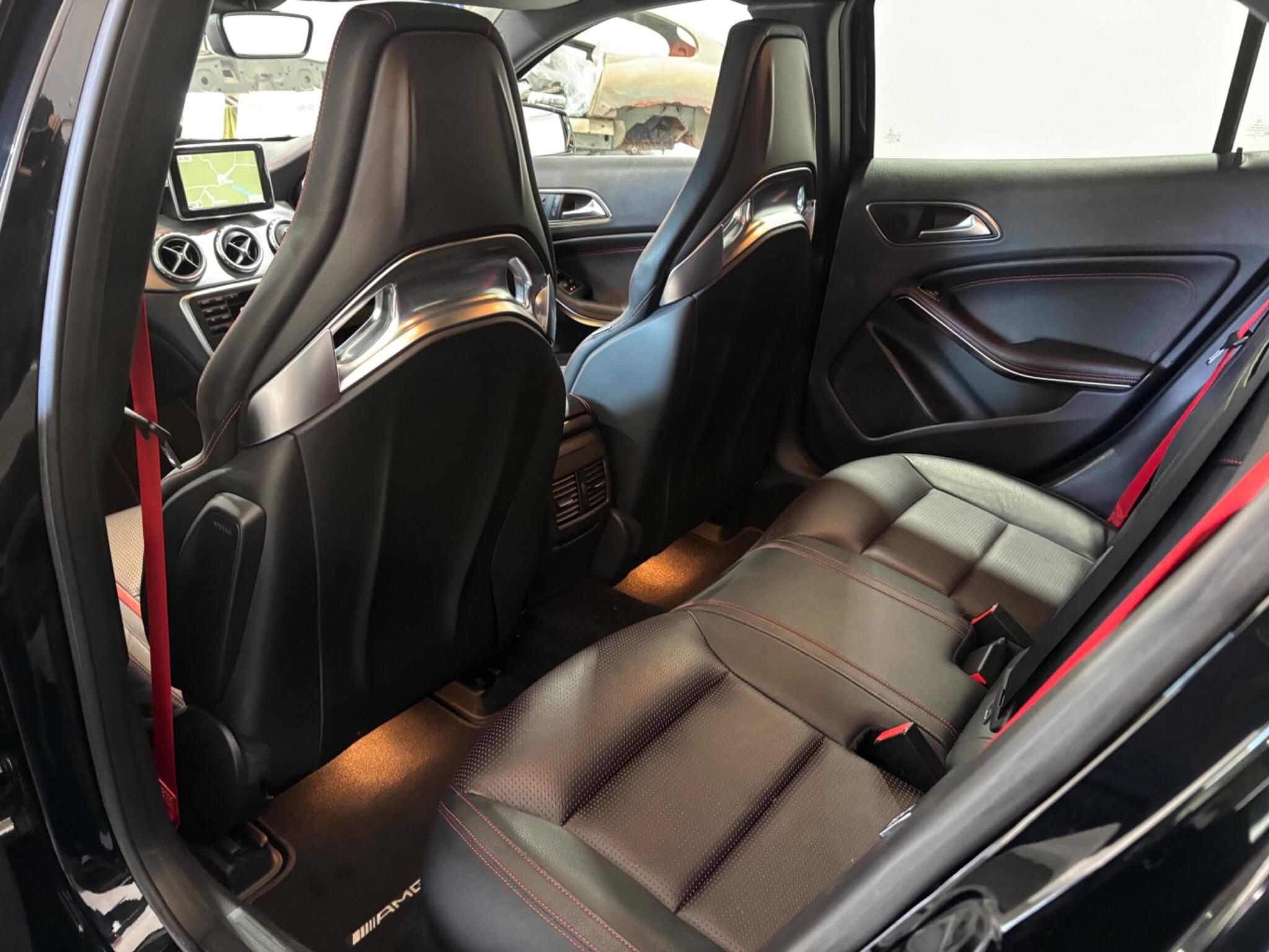 Mercedes-Benz Gla view 10