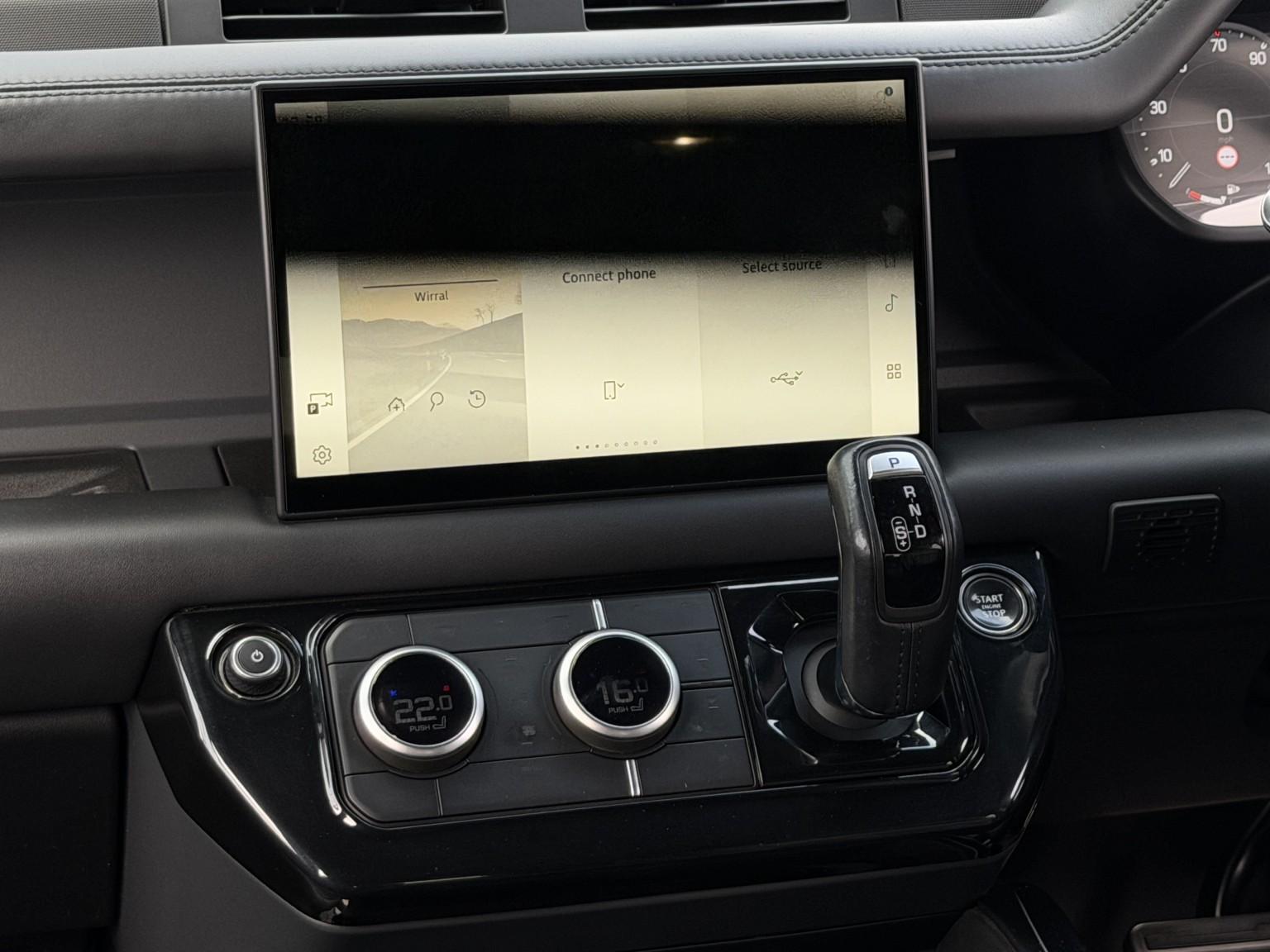Land Rover Defender view 35