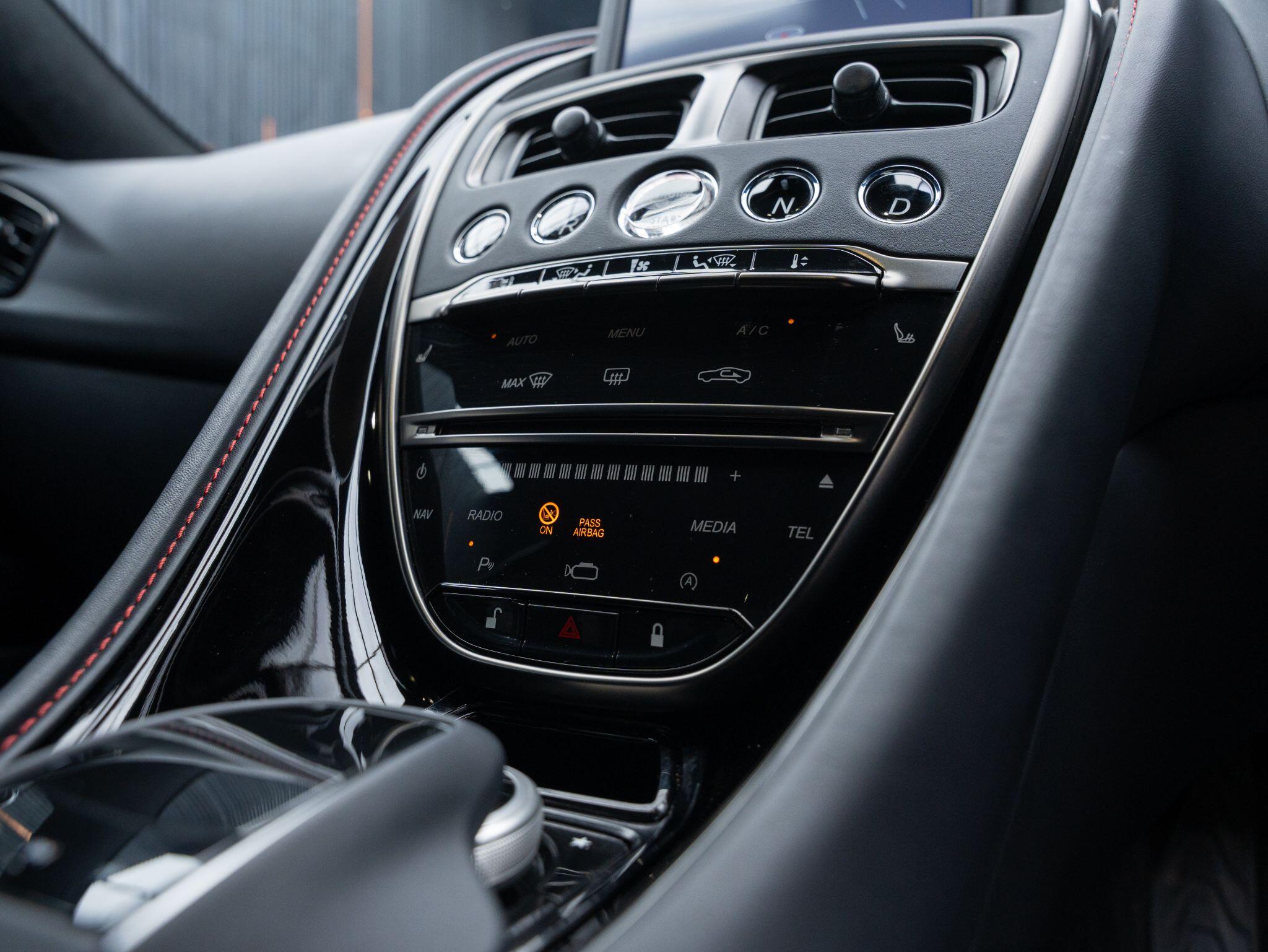 Aston Martin DB11 view 20