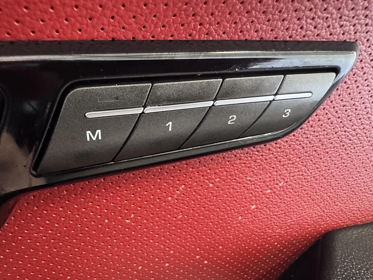 Land Rover Range Rover Evoque view 25