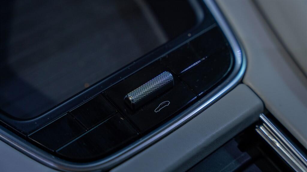 Porsche Panamera view 42