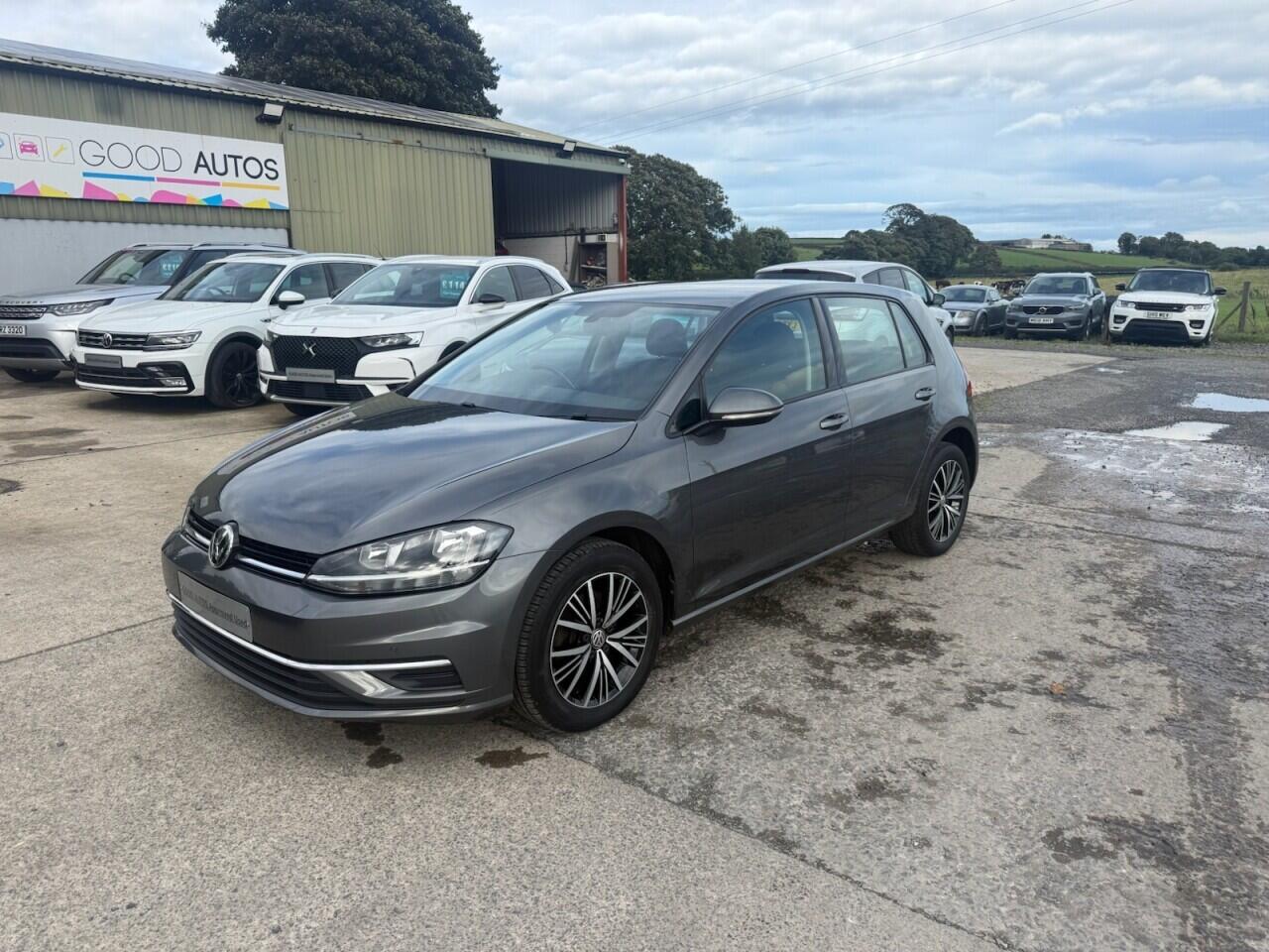 Volkswagen Golf view 2