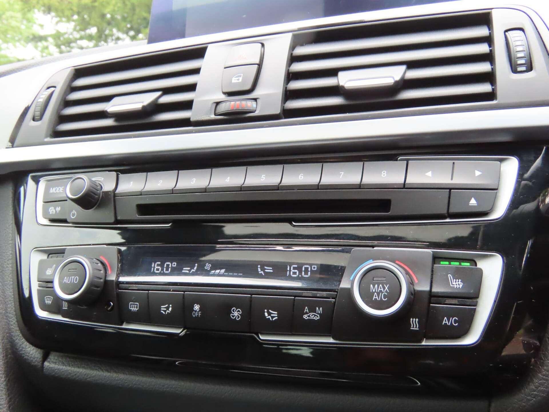 BMW 3 Series view 13