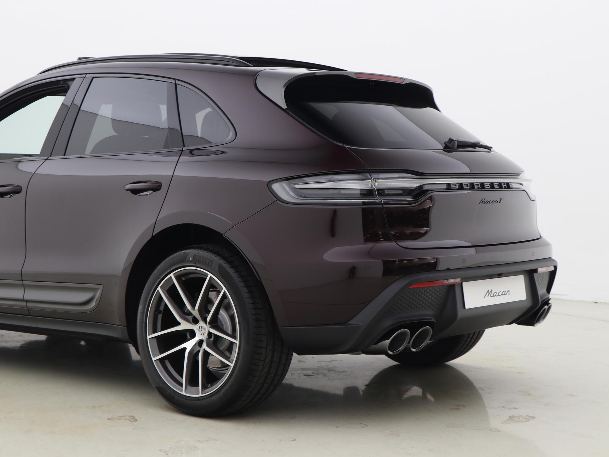 Porsche Macan view 23