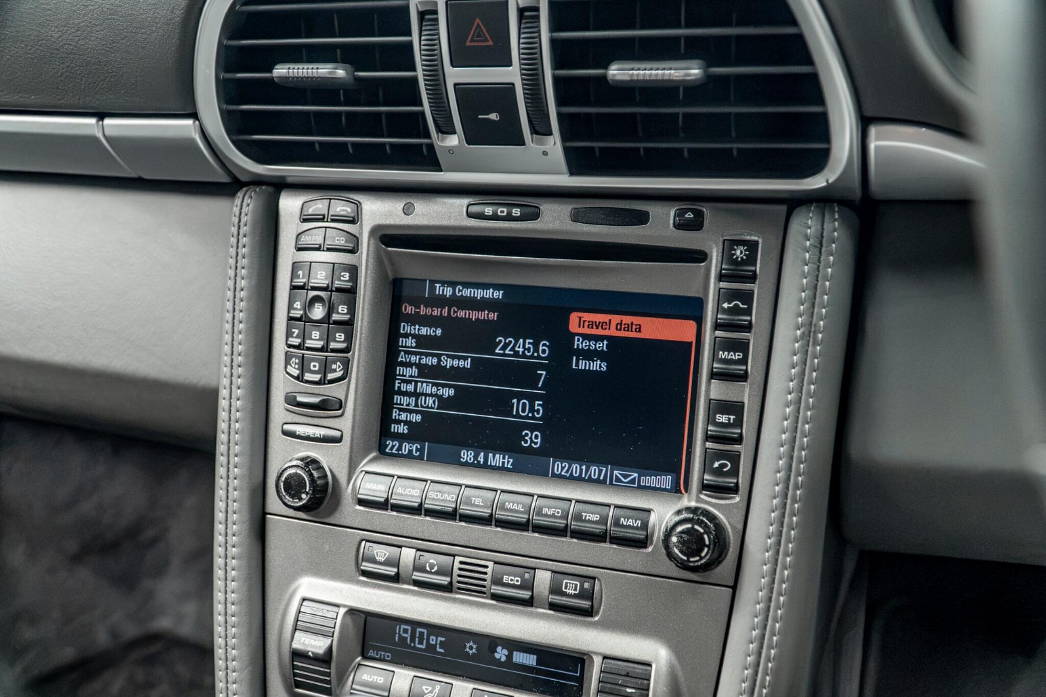 Porsche 911 view 37