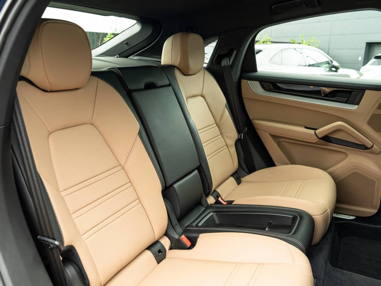 Porsche Cayenne view 28