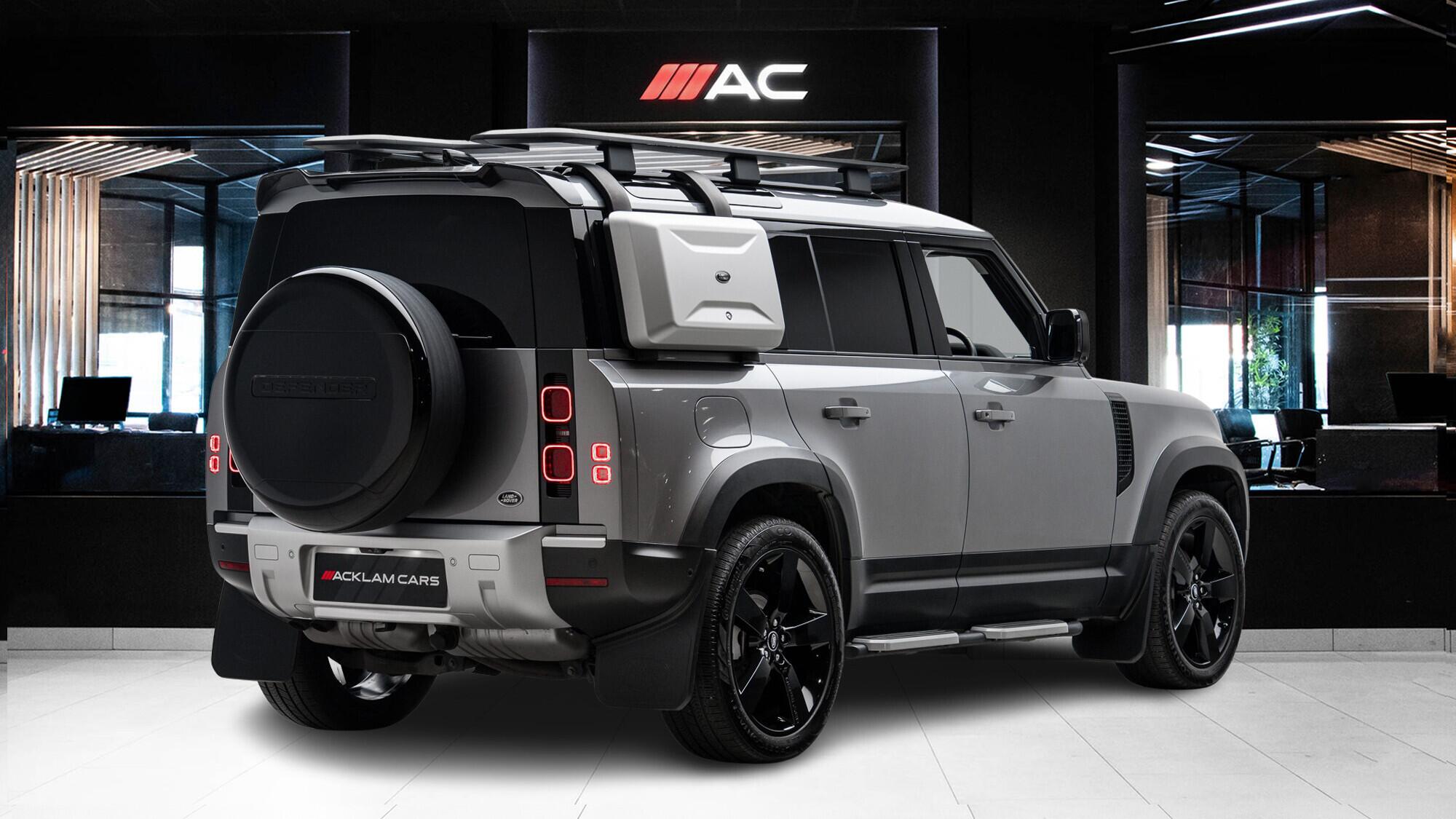 Land Rover Defender 110 view 4