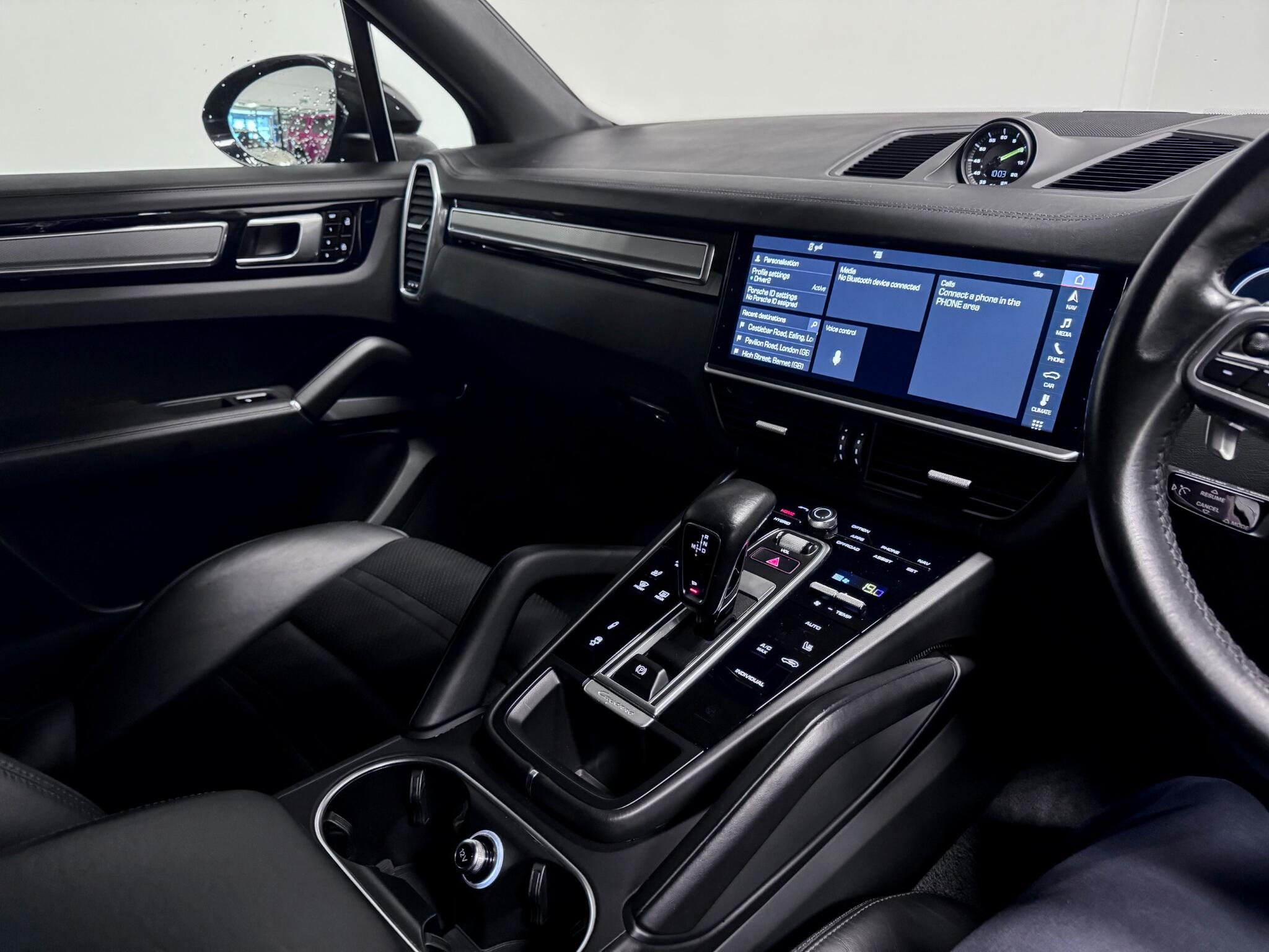 Porsche Cayenne view 38