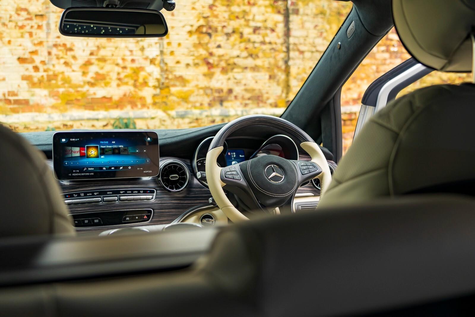 Mercedes-Benz V-Class view 30