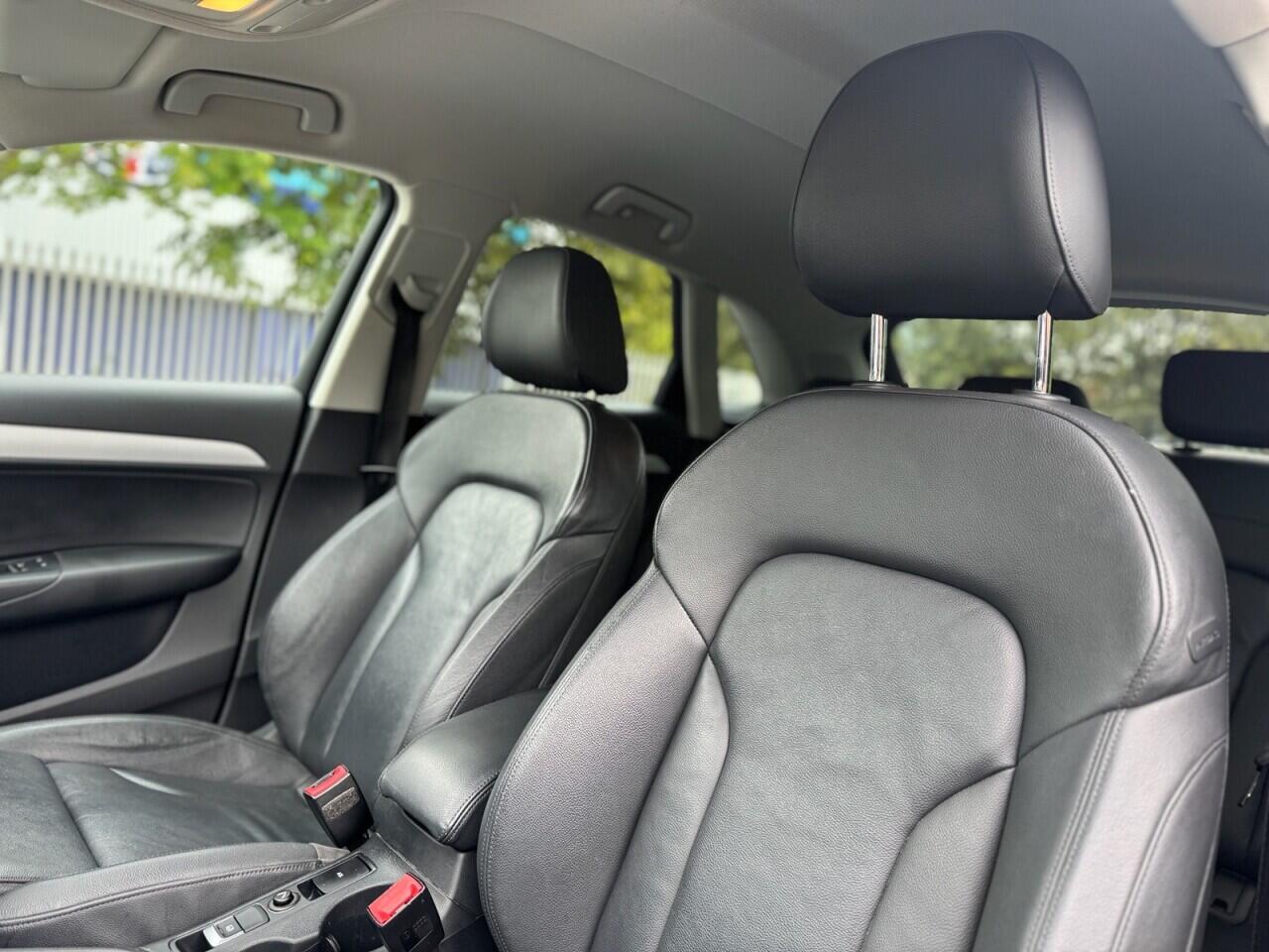 Audi Q3 view 14