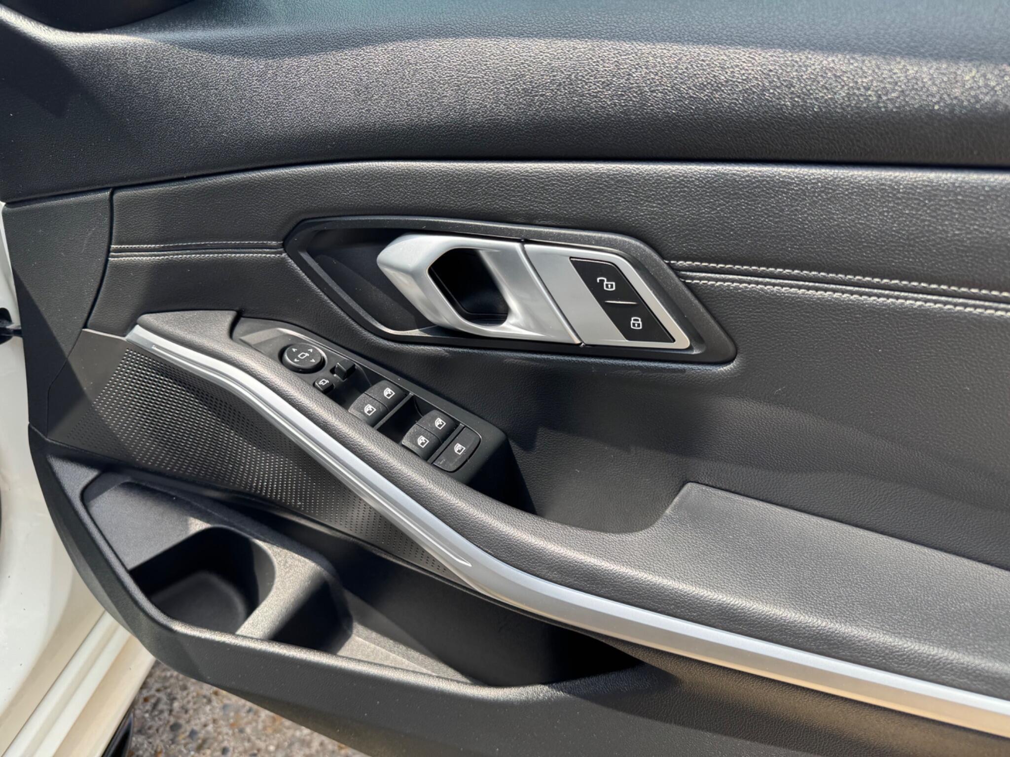 BMW 3 Series view 30