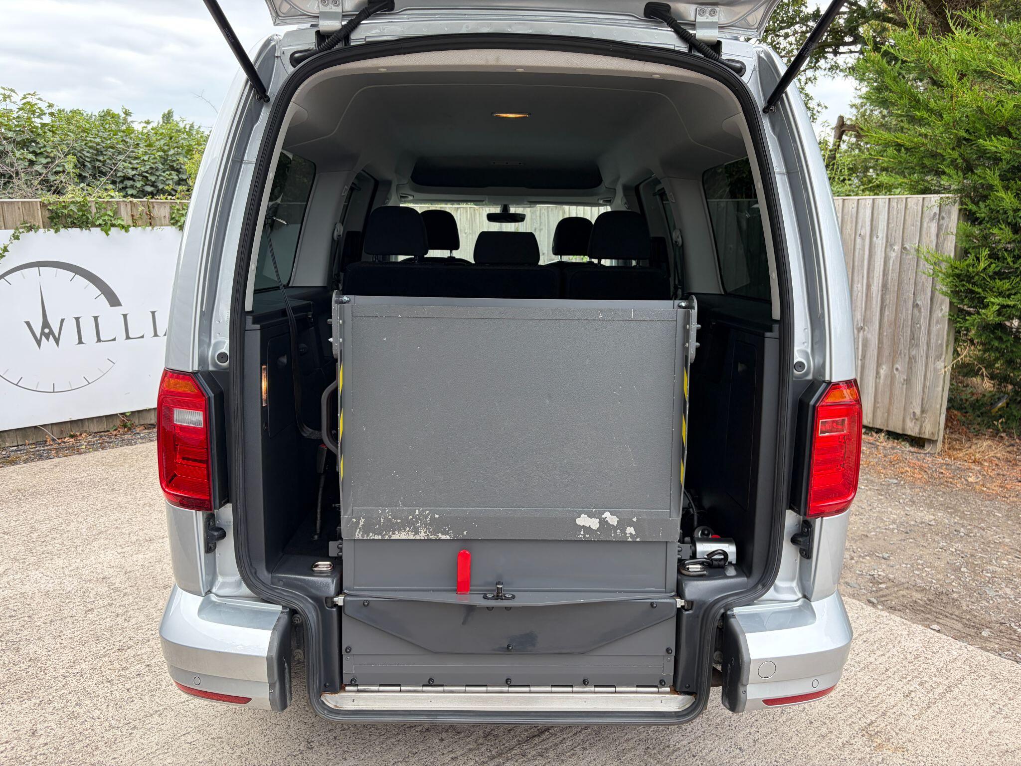 Volkswagen Caddy Maxi Life view 14