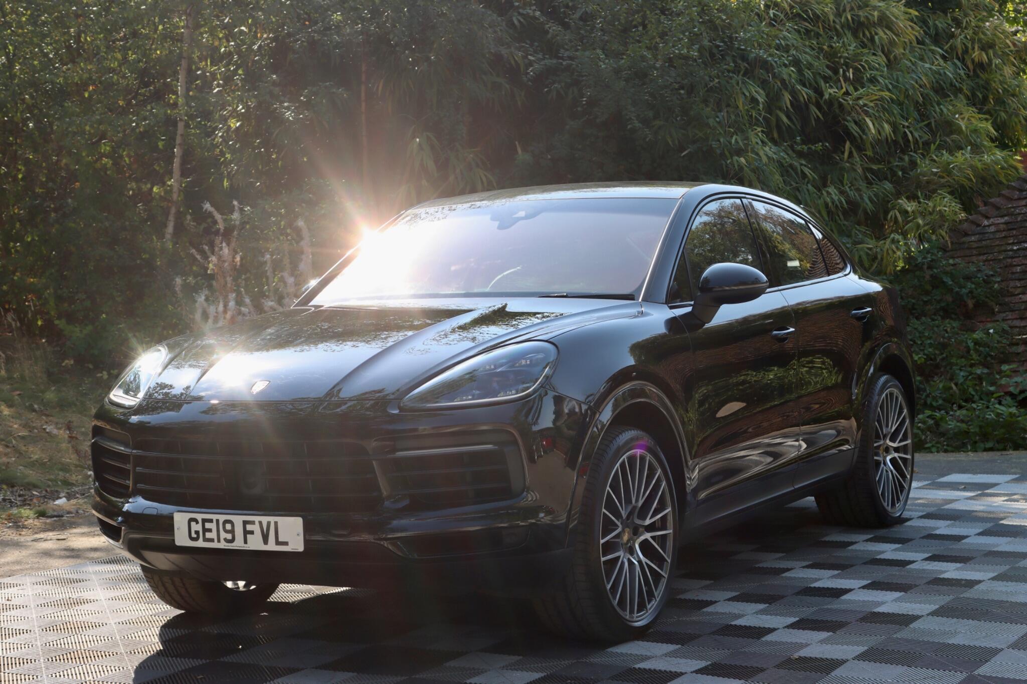 Porsche Cayenne view 16