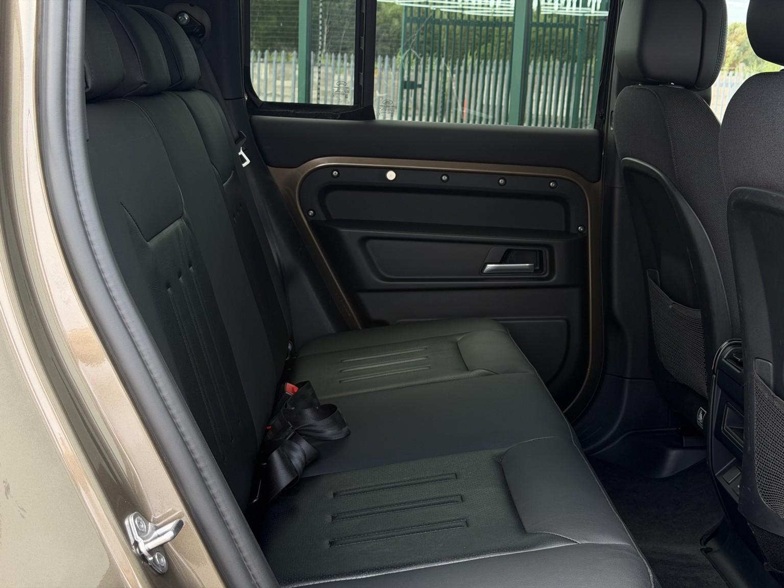 Land Rover Defender view 45