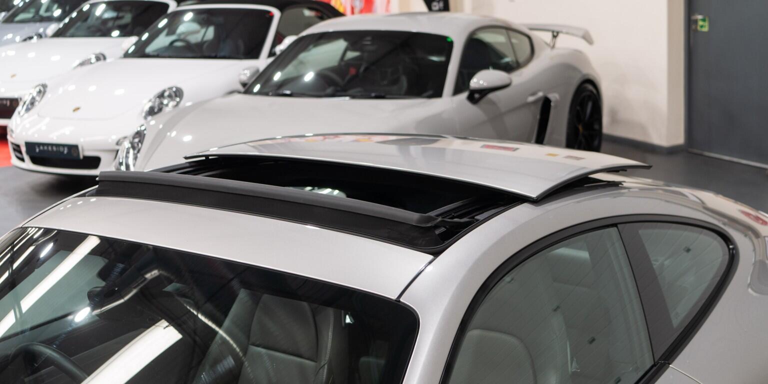 Porsche 911 view 55