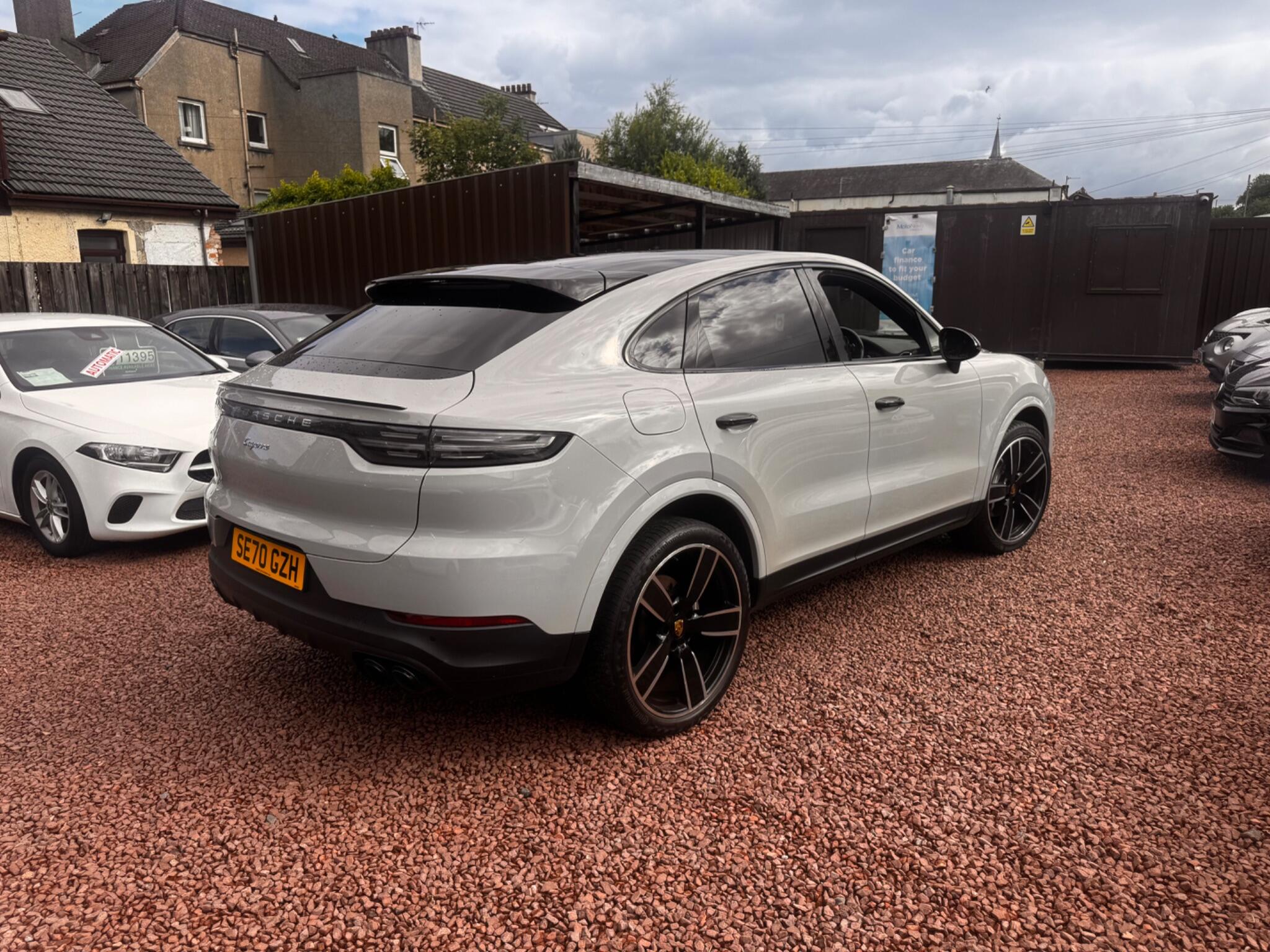 Porsche Cayenne view 13