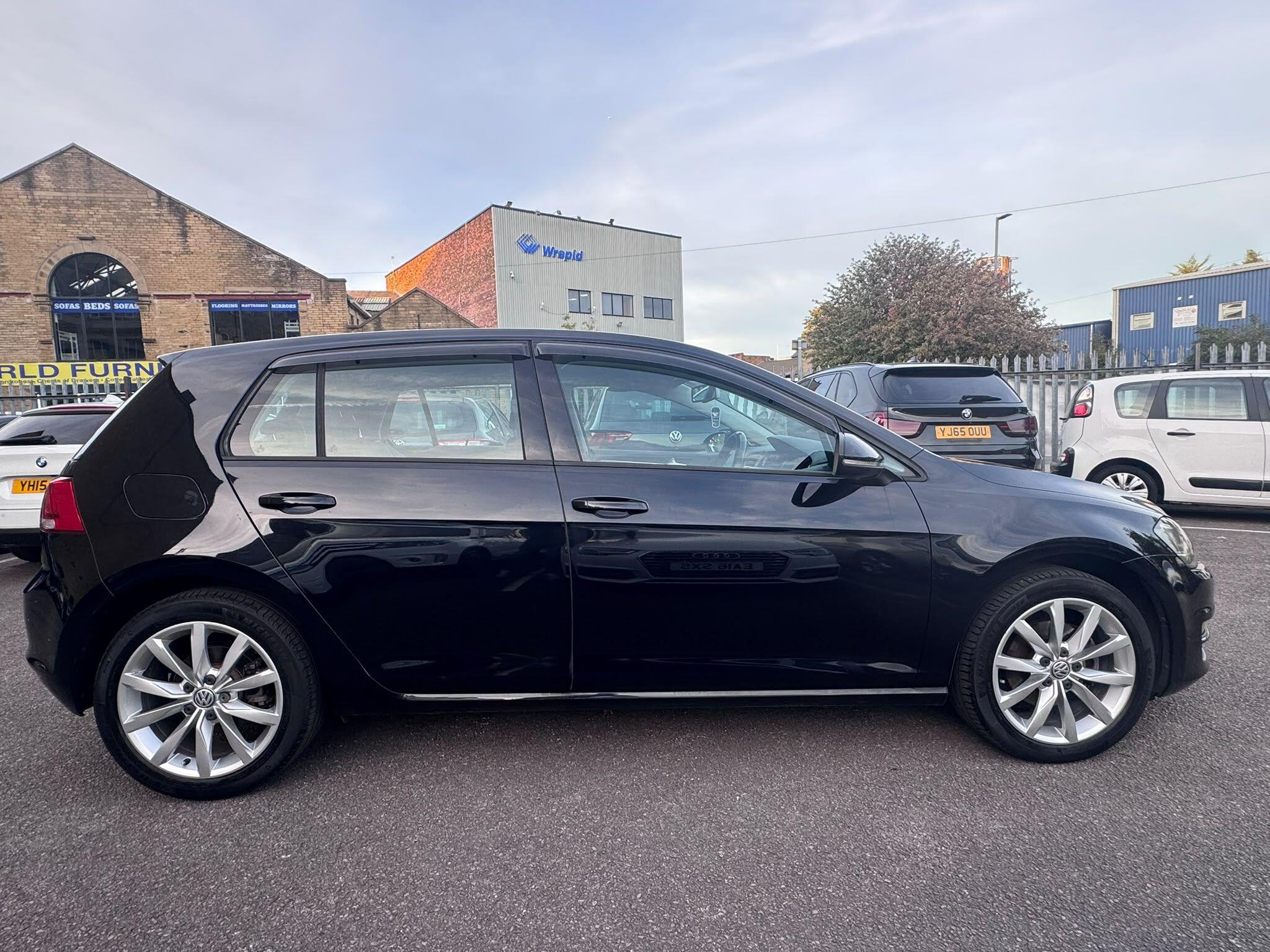 Volkswagen Golf view 9