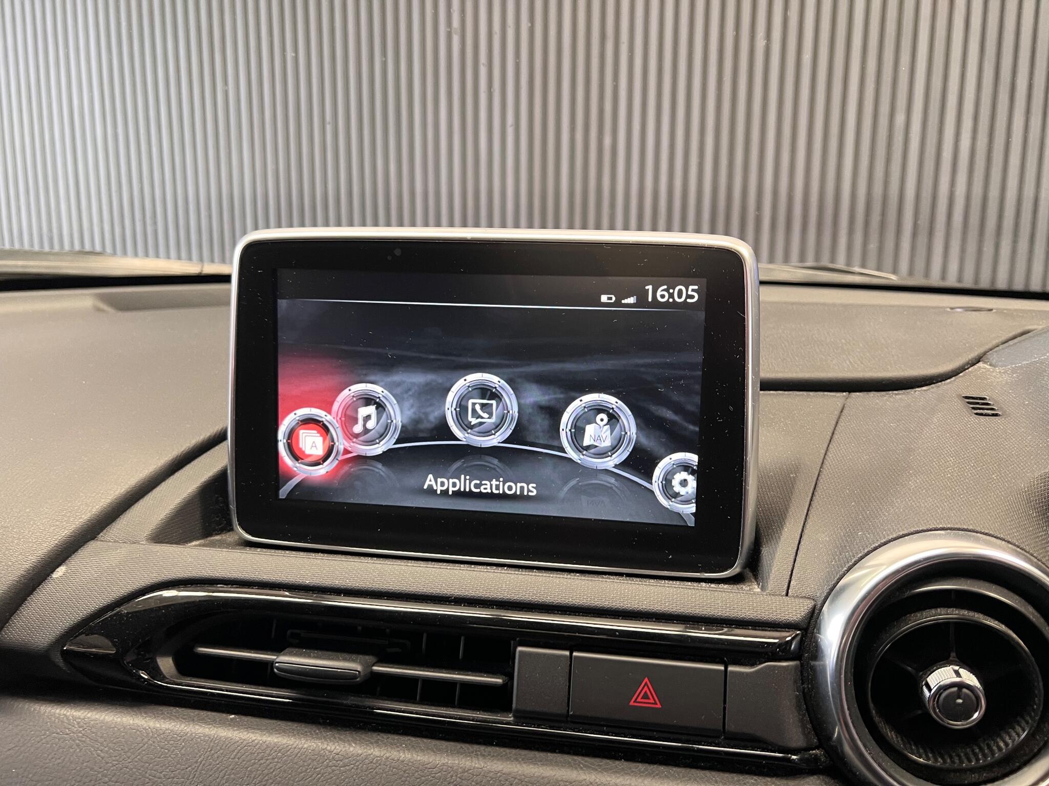 Mazda MX-5 view 26