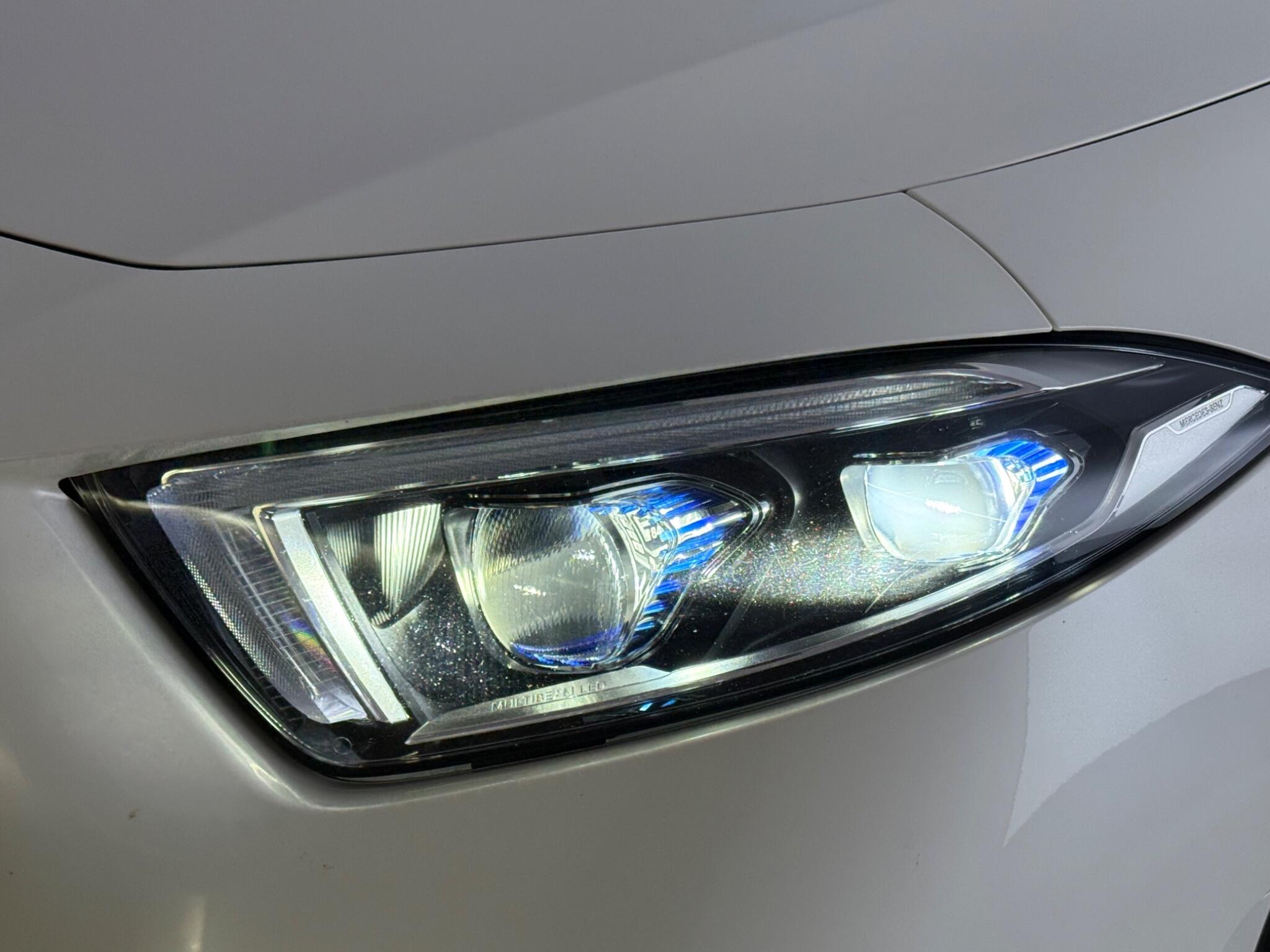Mercedes-Benz CLS view 13