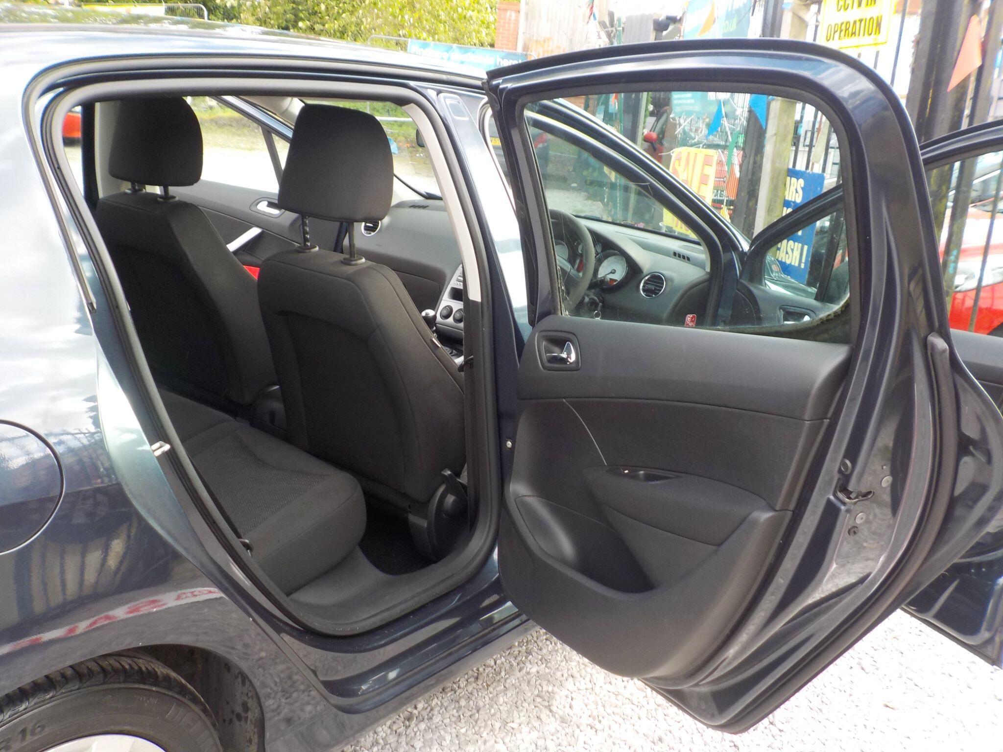 Peugeot 308 1.6 e-HDi SR Euro 5 (s/s) 5dr