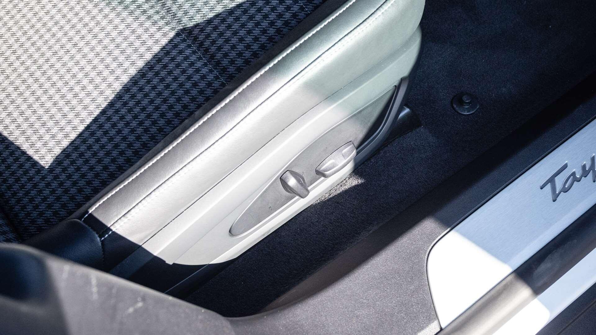 Porsche Taycan view 25