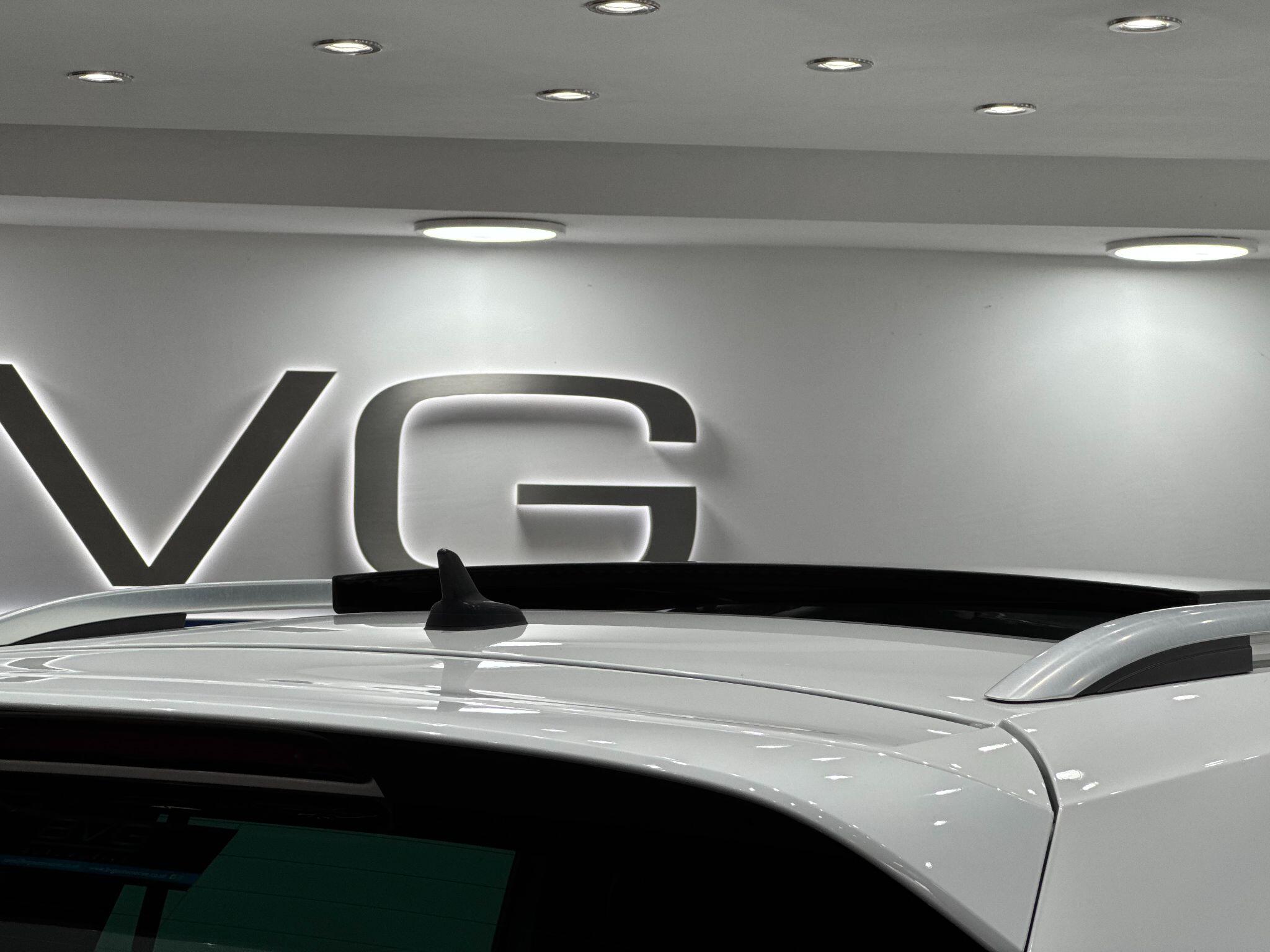 Volkswagen Tiguan view 26
