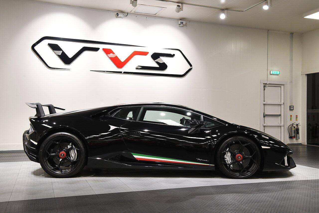 Lamborghini Huracan view 2