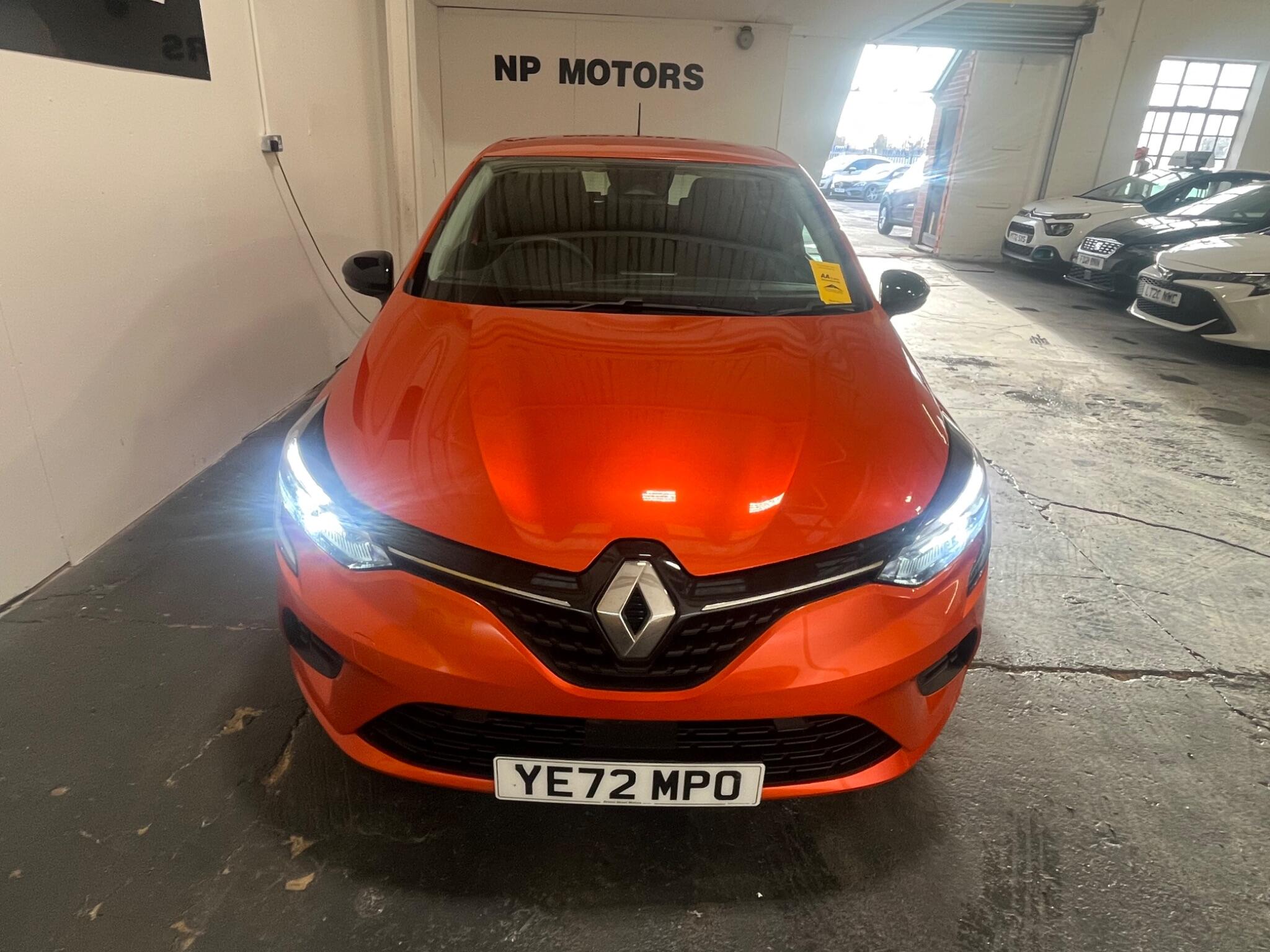 2022 Renault Clio 1.6 E-TECH Evolution Auto Euro 6 (s/s) 5dr • 33,021 miles image 5