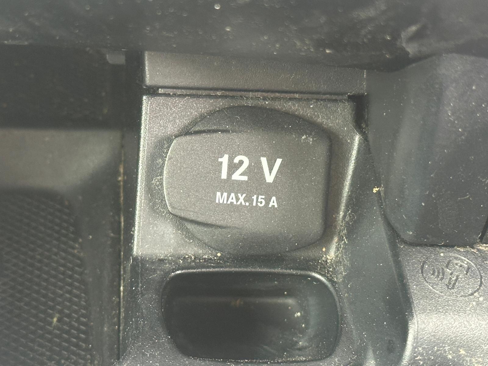 Mercedes-Benz E Class view 19