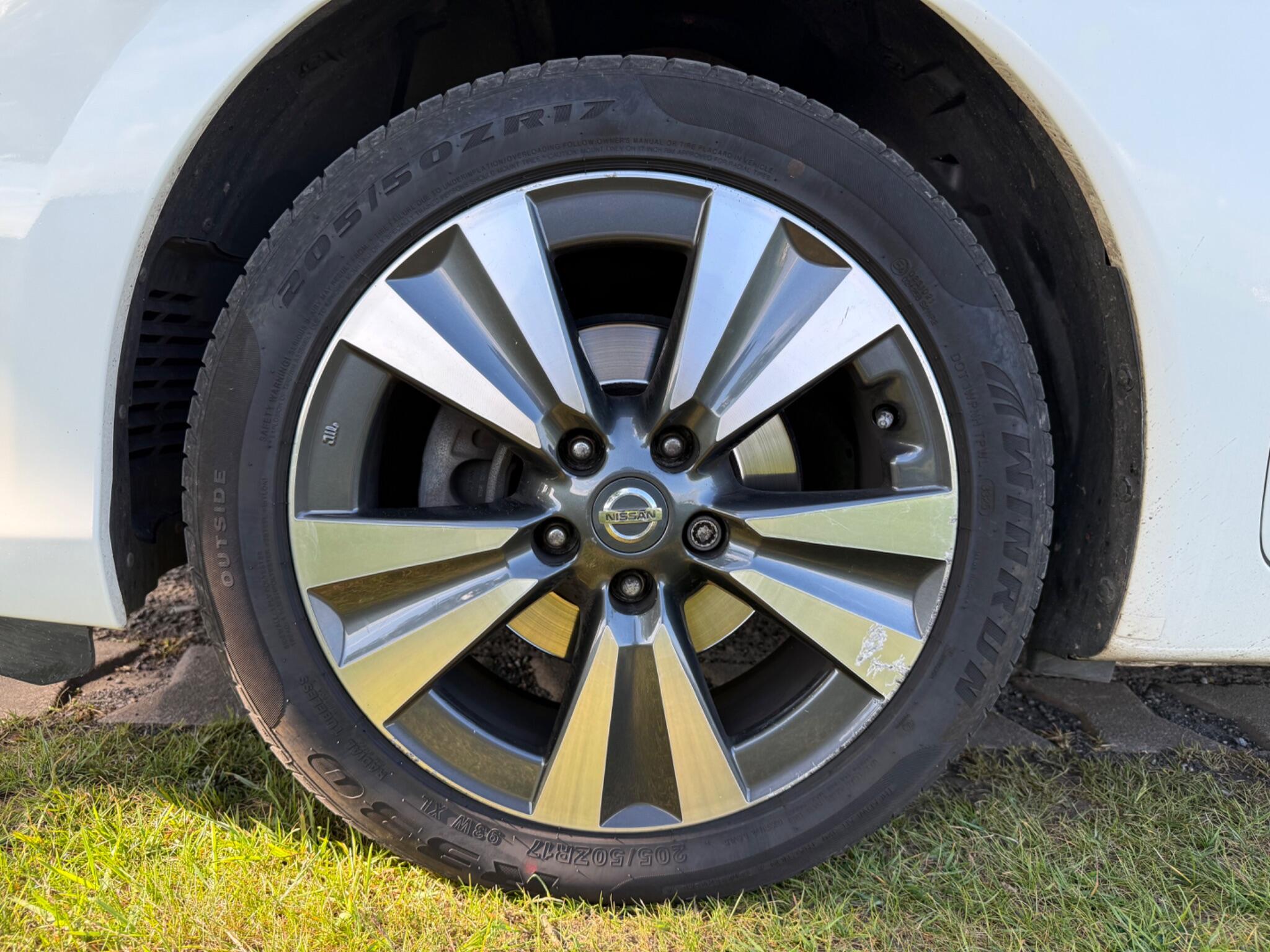 Nissan Pulsar view 20