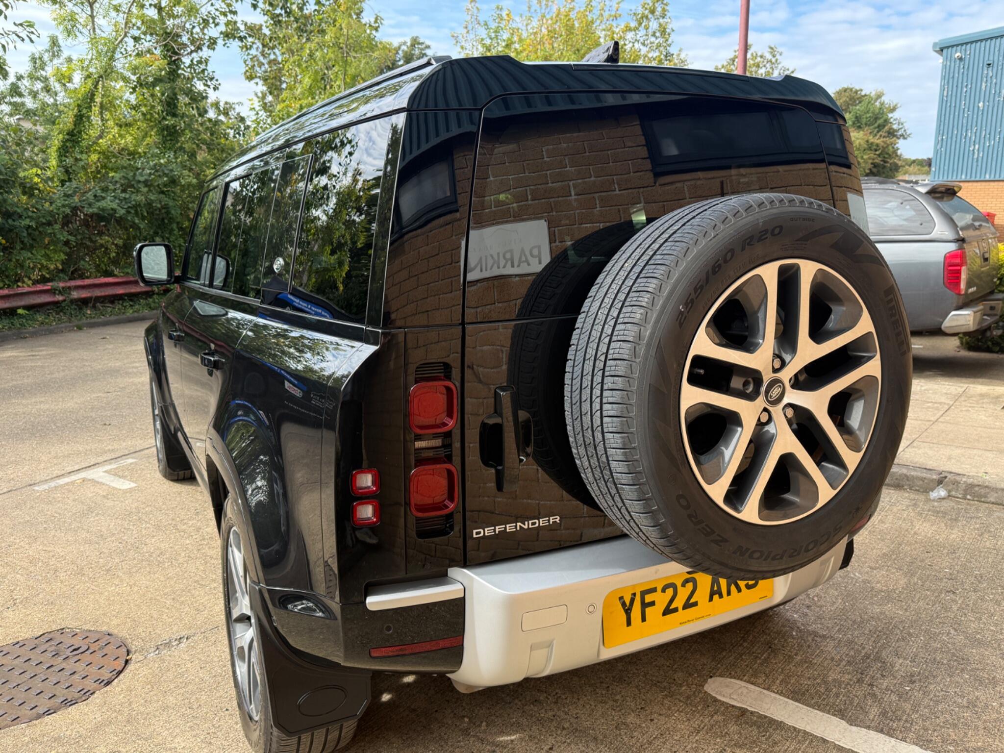 Land Rover Defender view 11