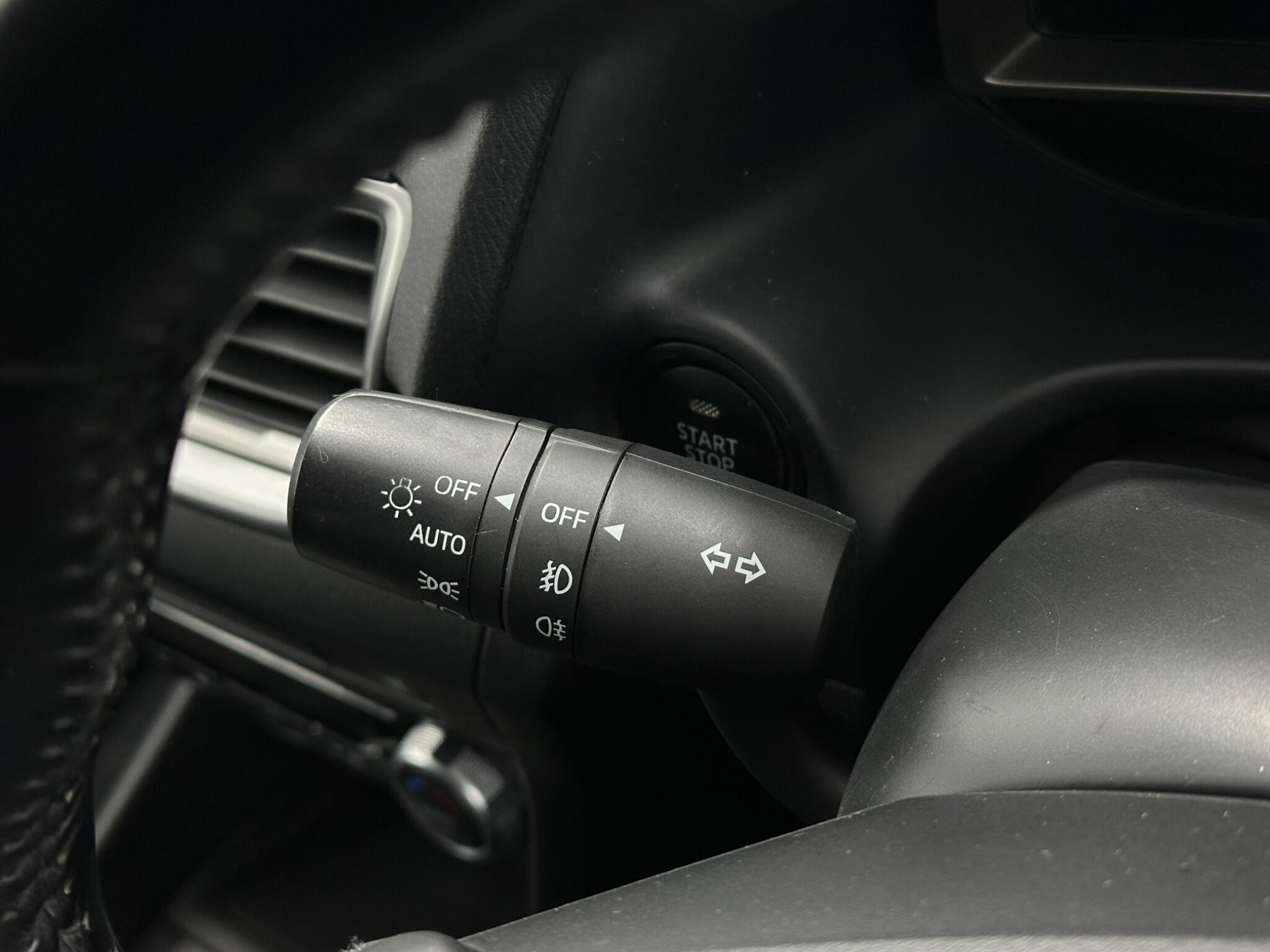 Mazda Mazda3 view 14