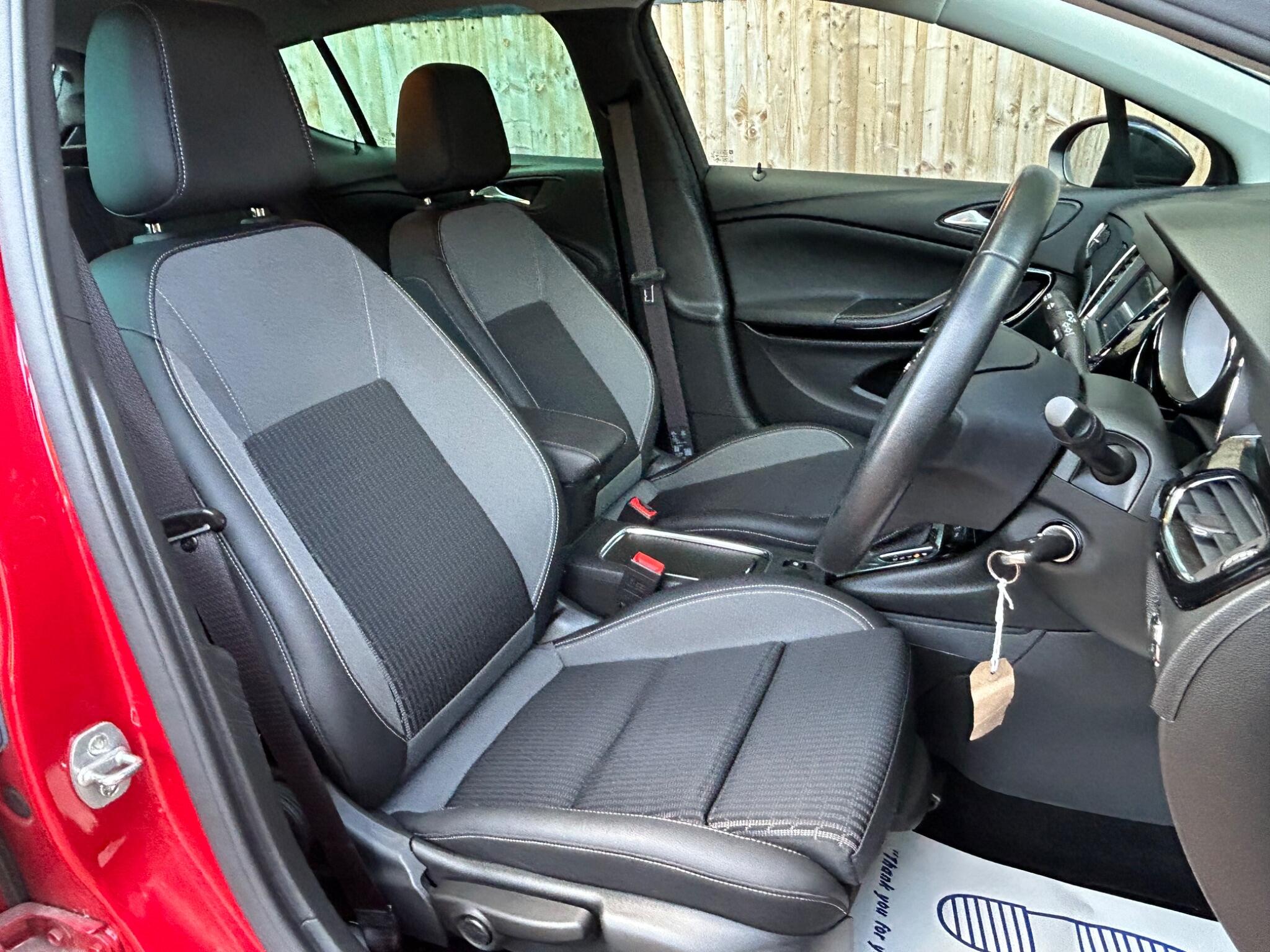 Vauxhall Astra view 3
