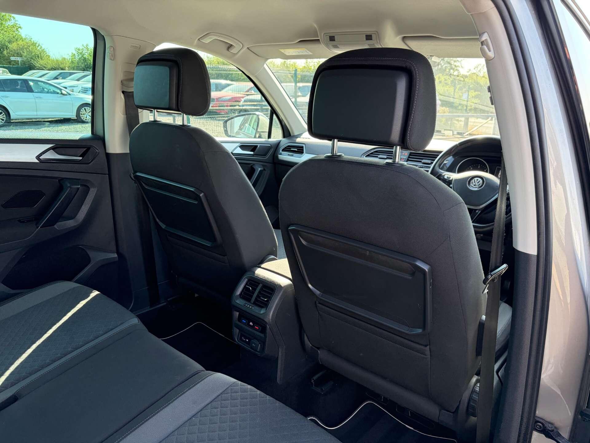 Volkswagen Tiguan view 29