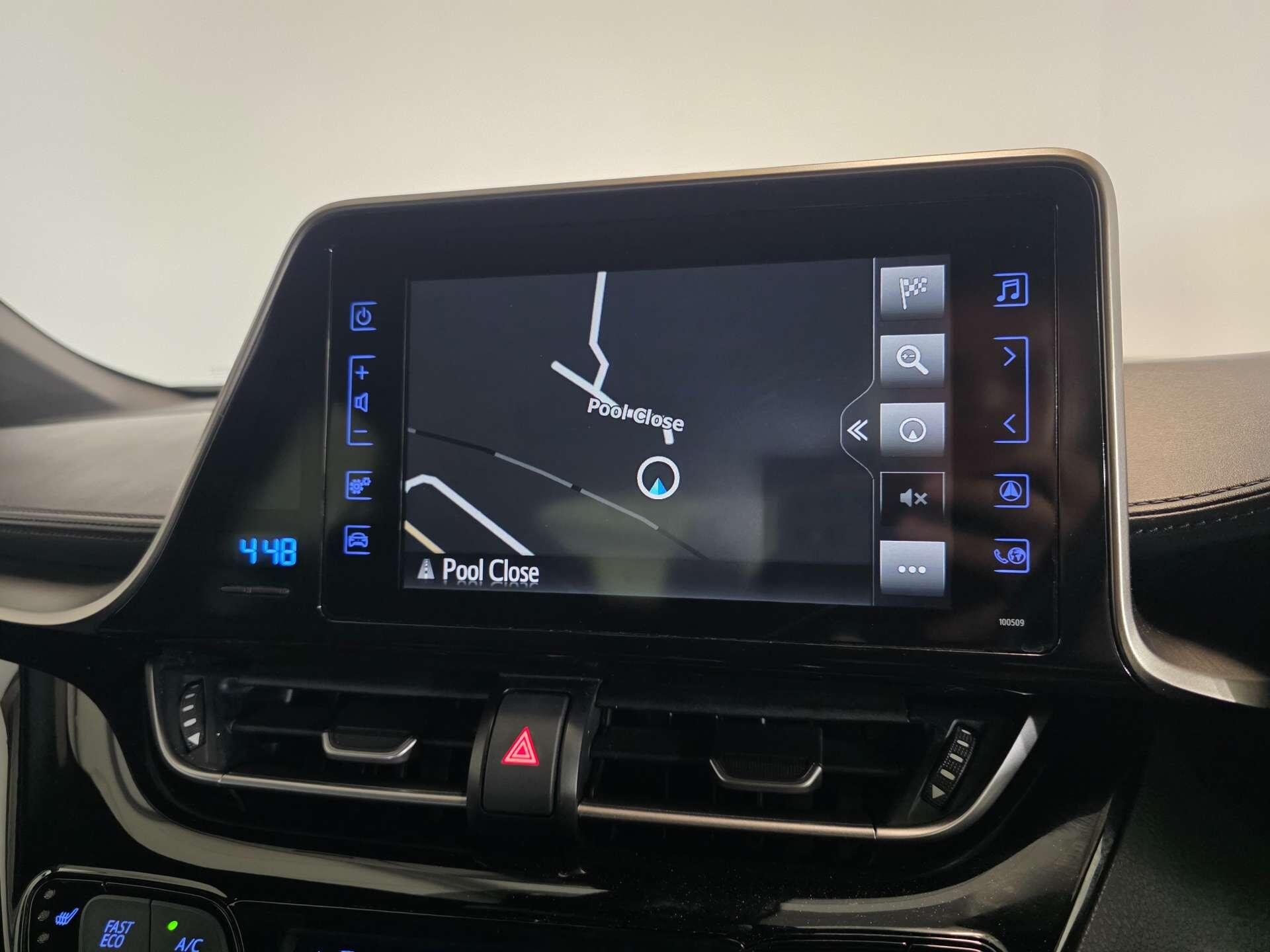 Toyota C-HR view 26