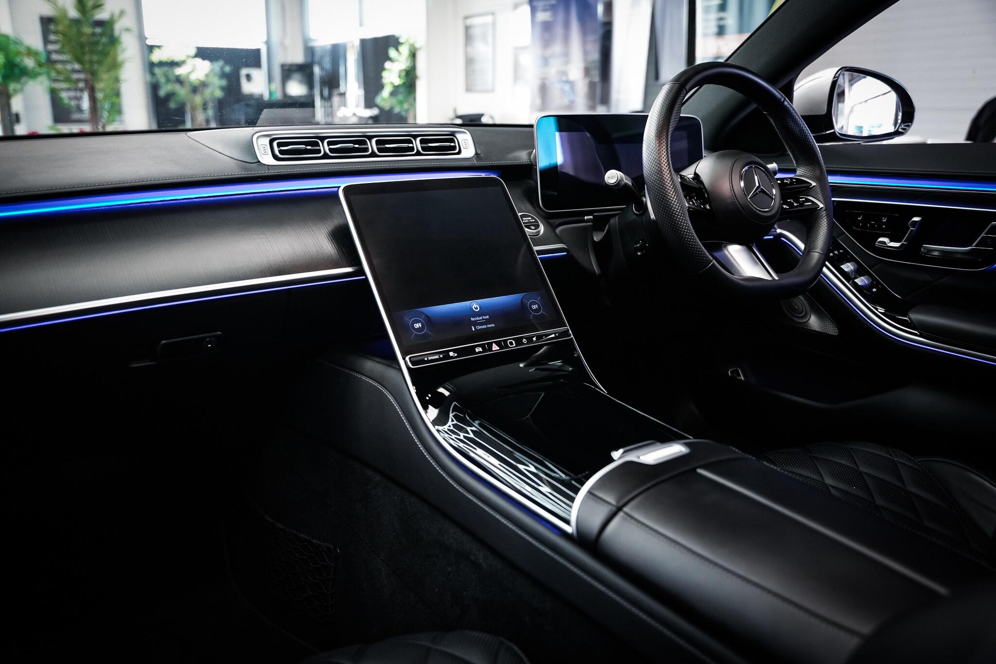 Mercedes-Benz S-Class view 22