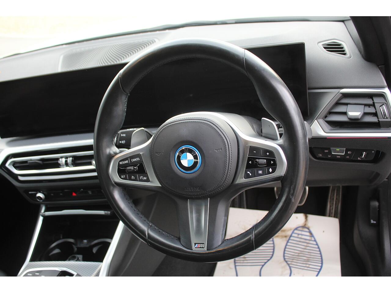 BMW 3 Series view 13