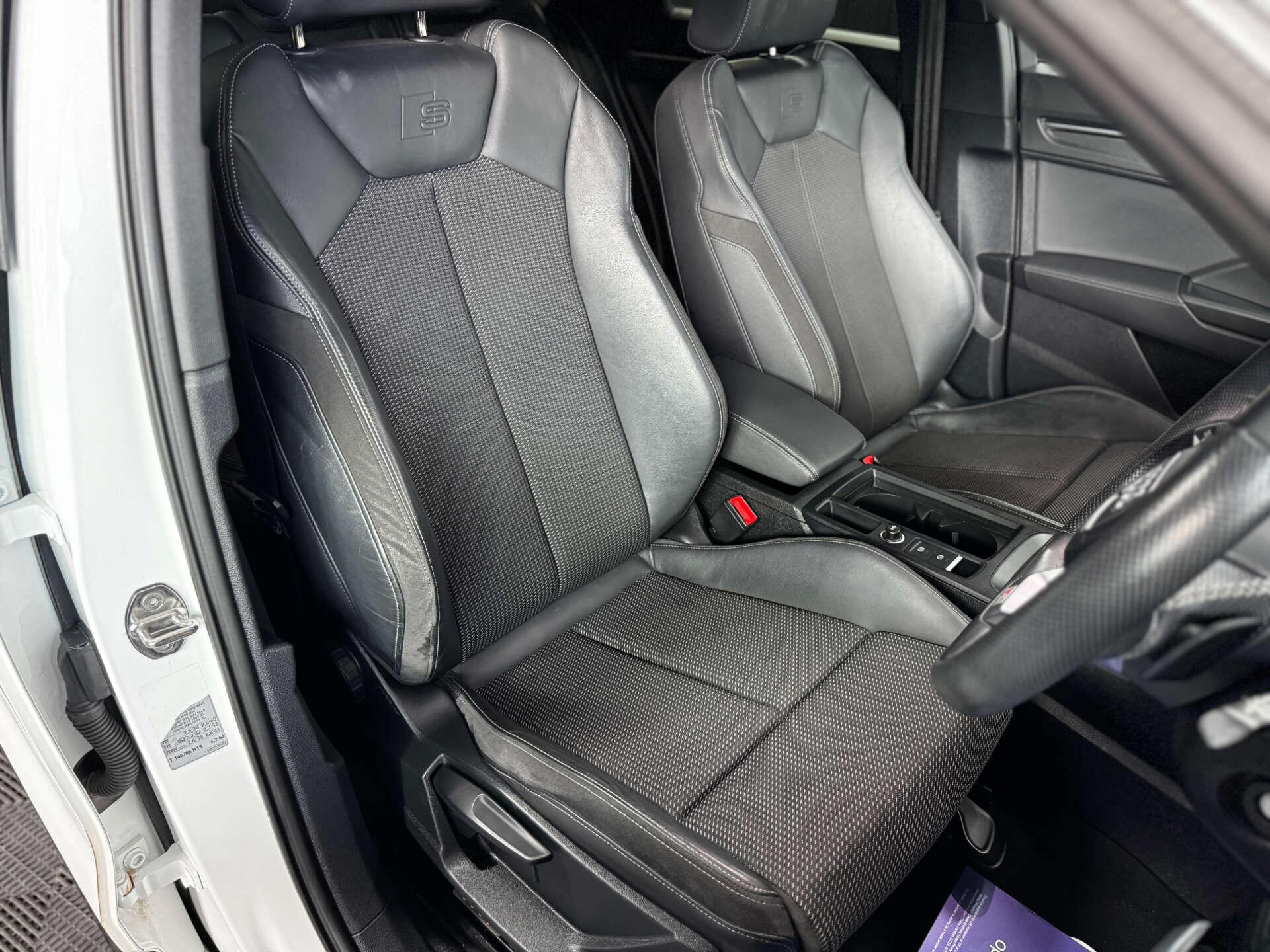 Audi Q3 view 36