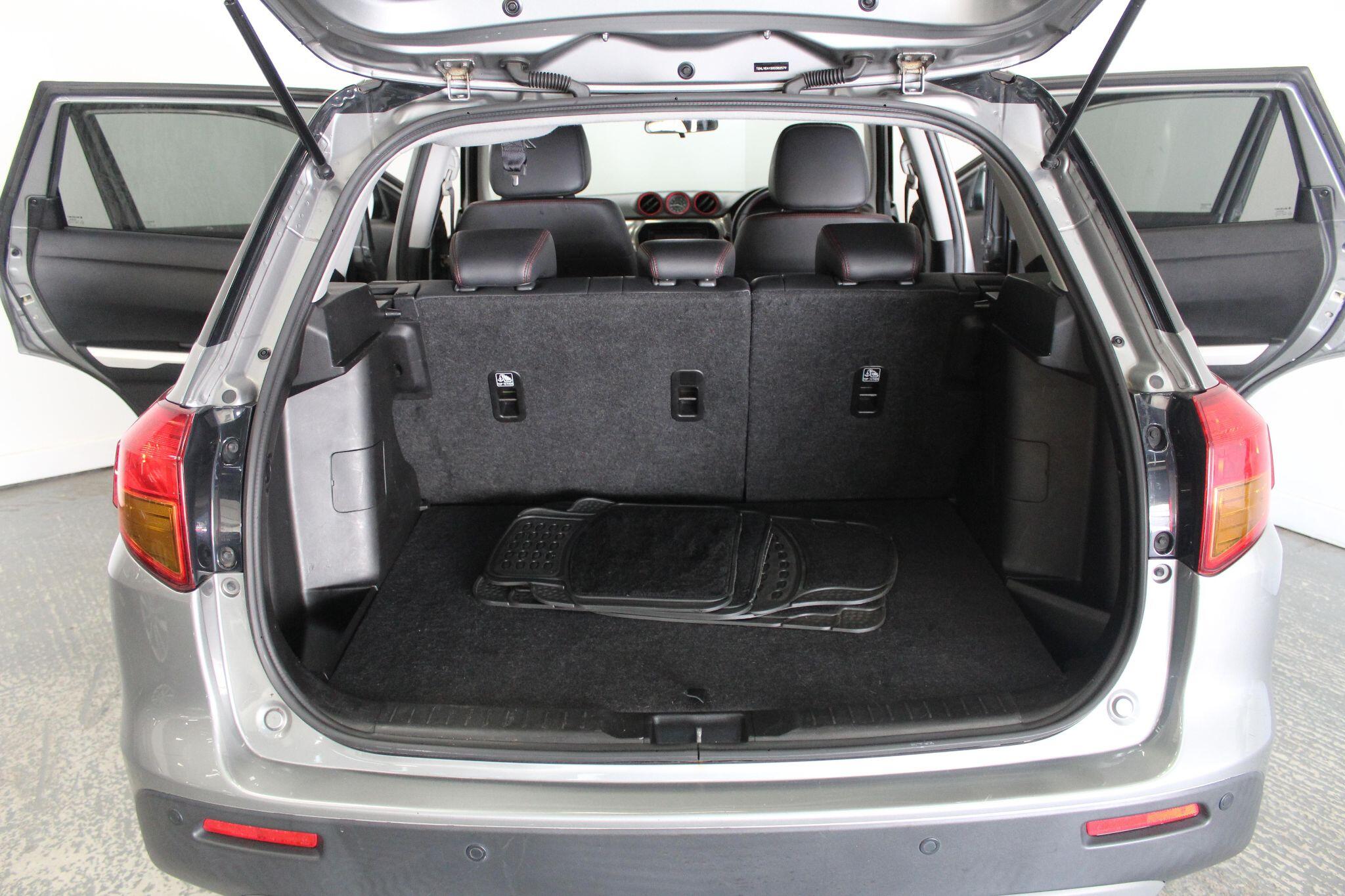 Suzuki Vitara view 24