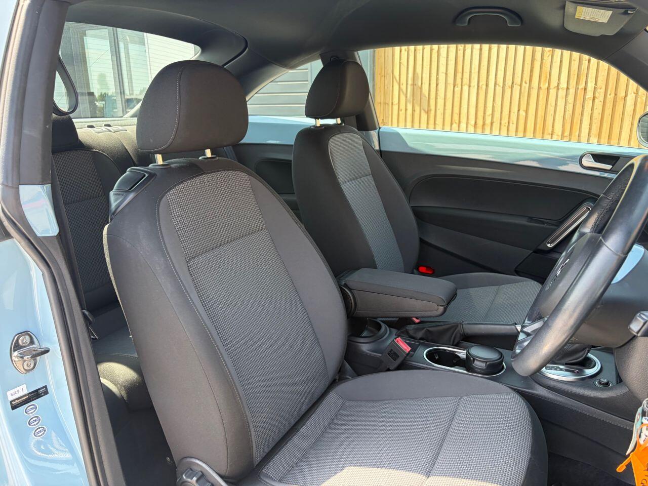 Volkswagen Beetle view 15