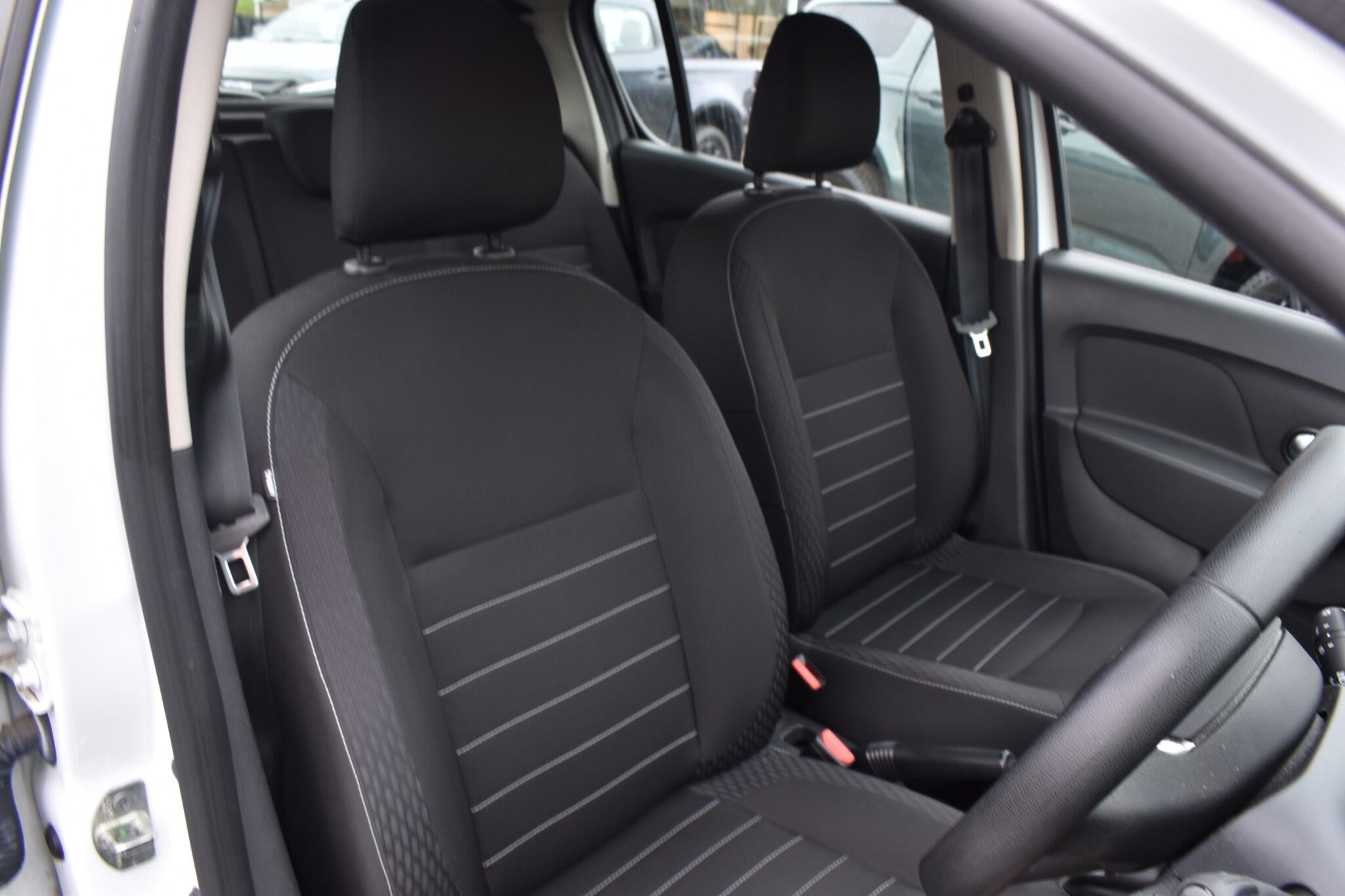 Sandero - 0.9 TCe Comfort Euro 6 (s/s) 5dr - Image 17