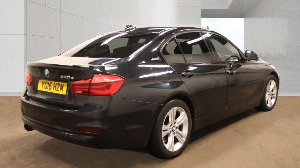 BMW 3 Series view 12