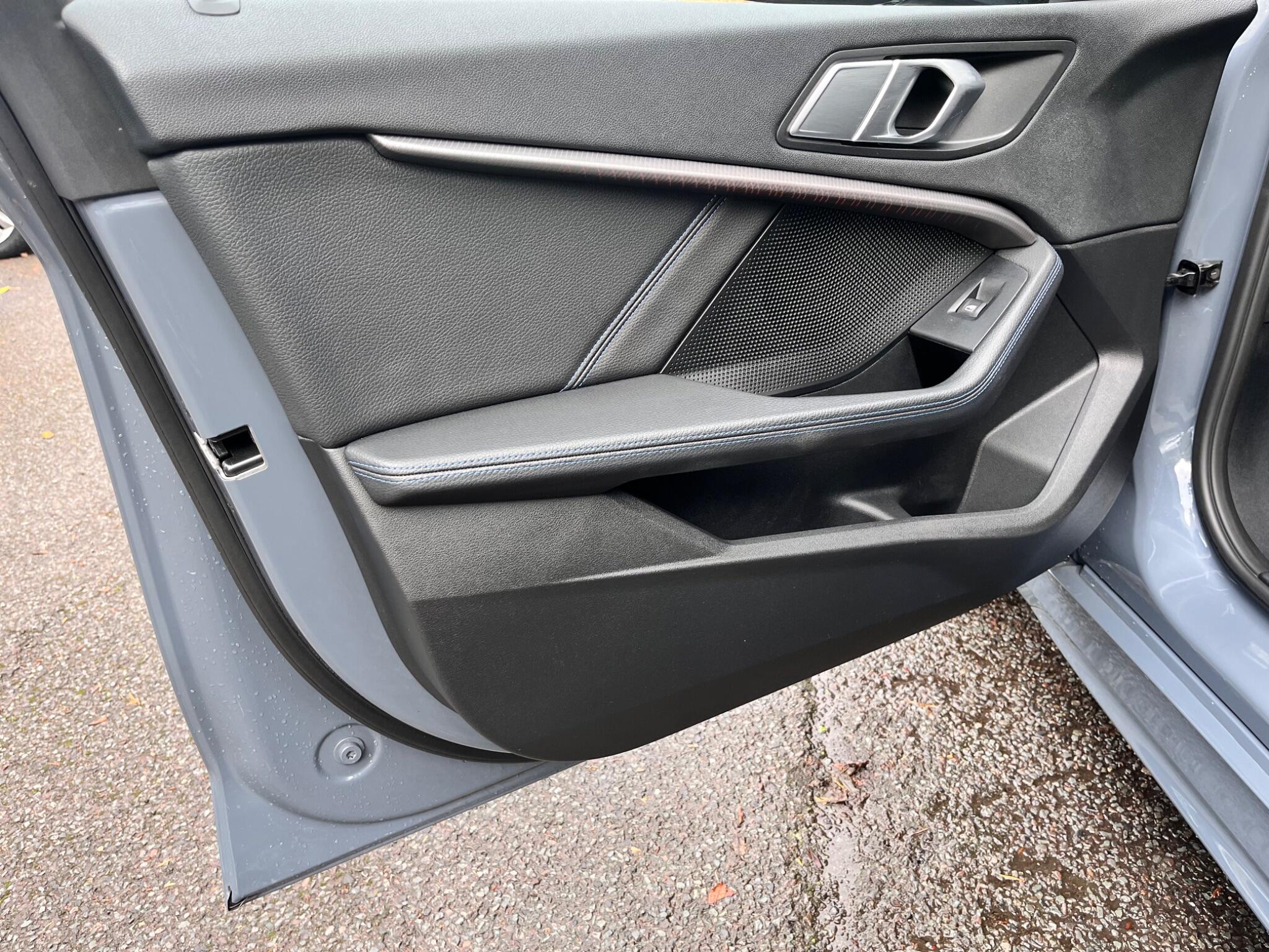 BMW 1 Series view 37