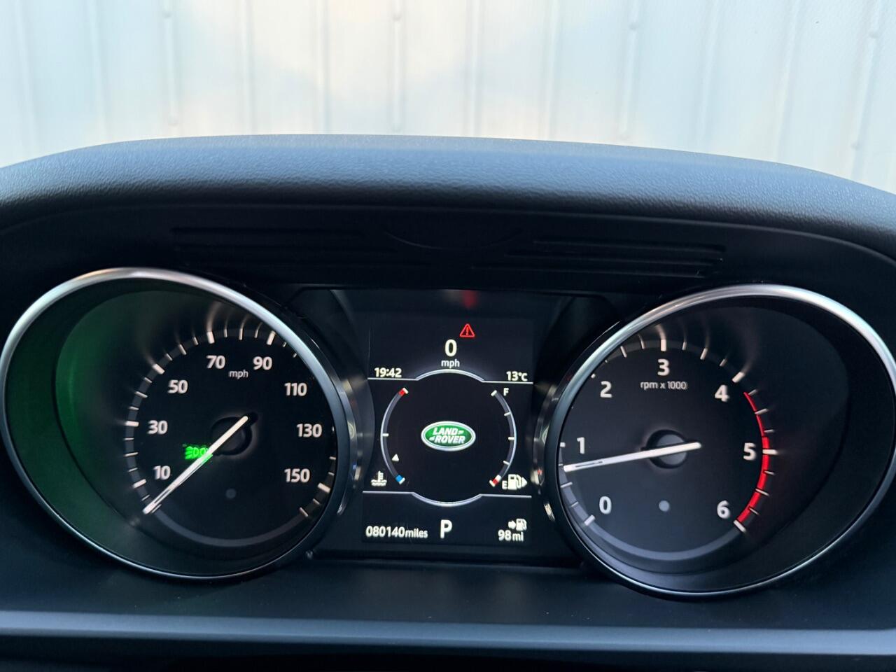 Land Rover Discovery view 26