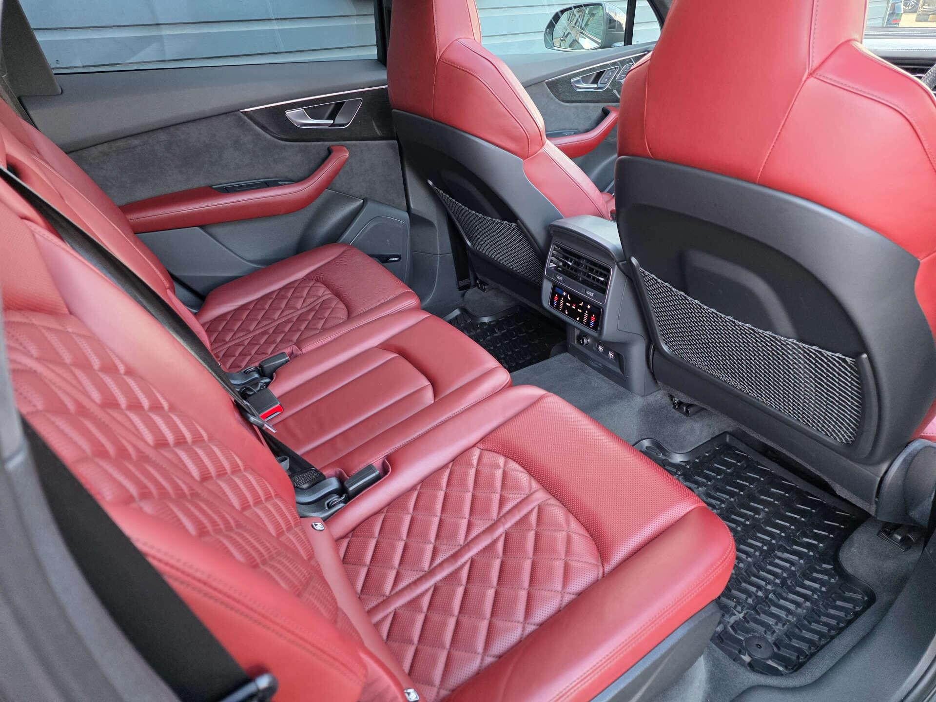 Audi SQ7 view 28