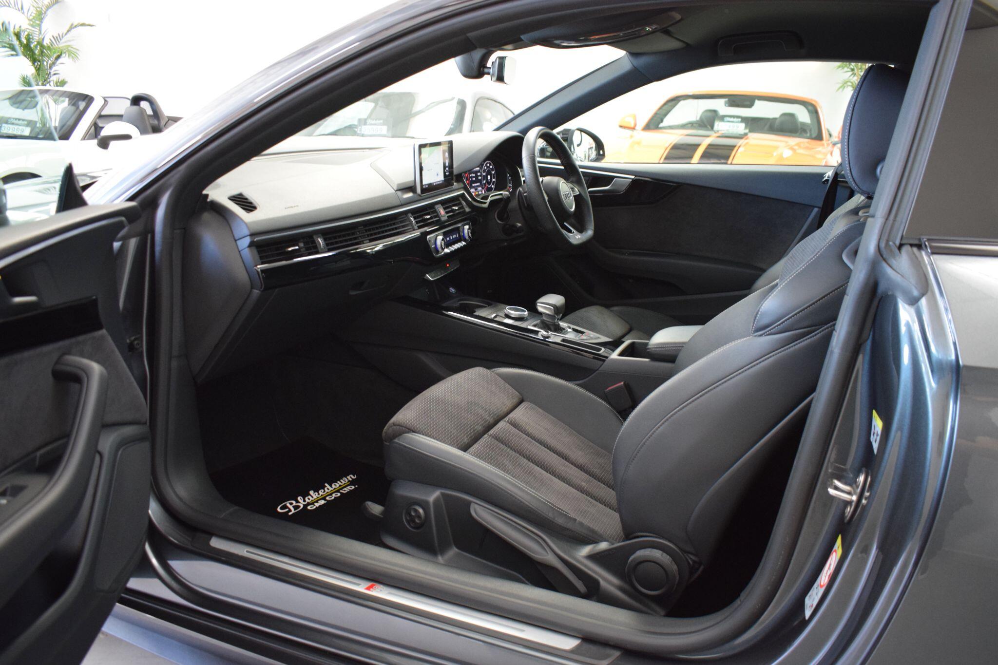 Audi A5 view 9